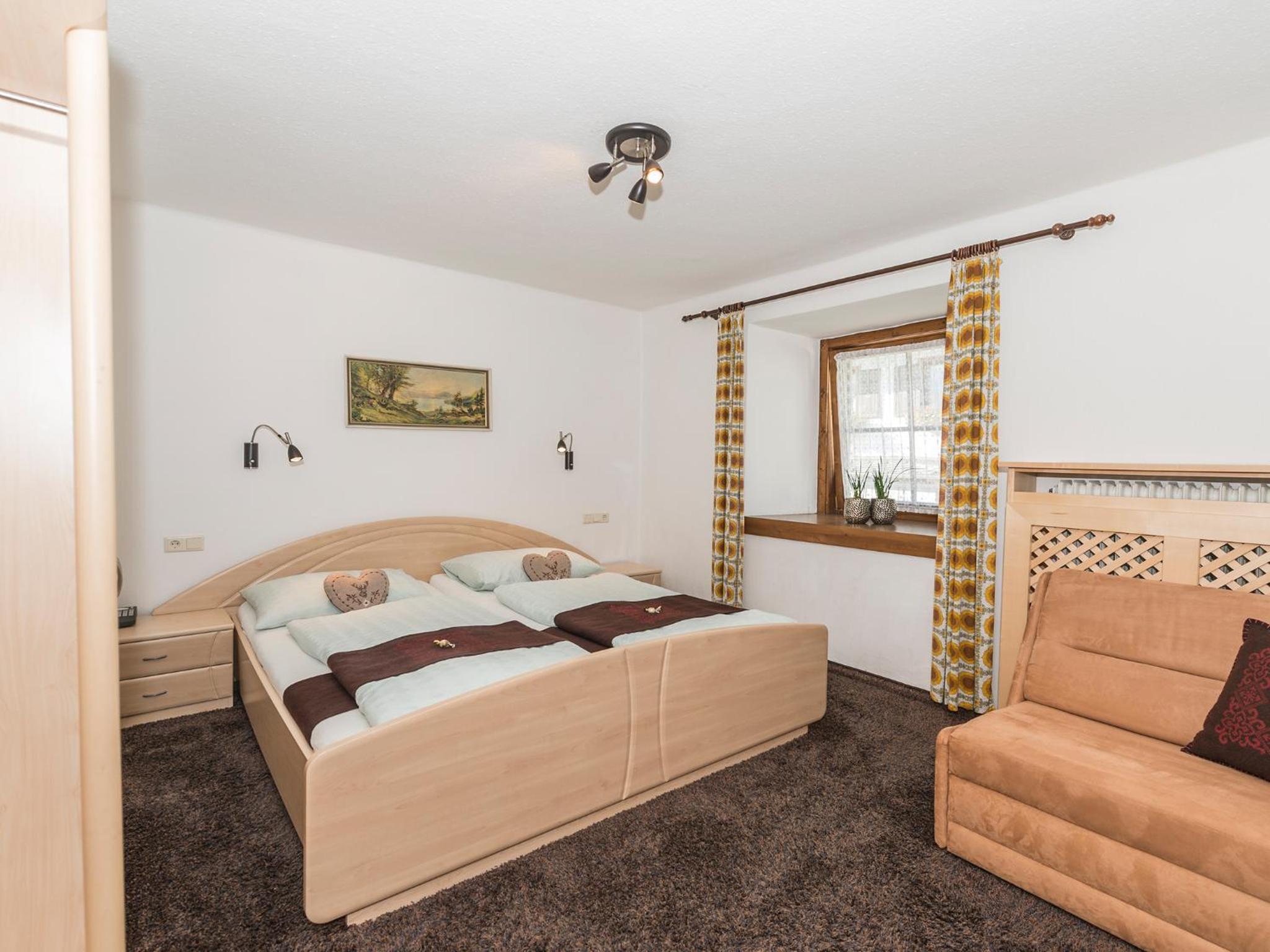 One-Bedroom Apartment (2 - 5 Adults) - Photo 1