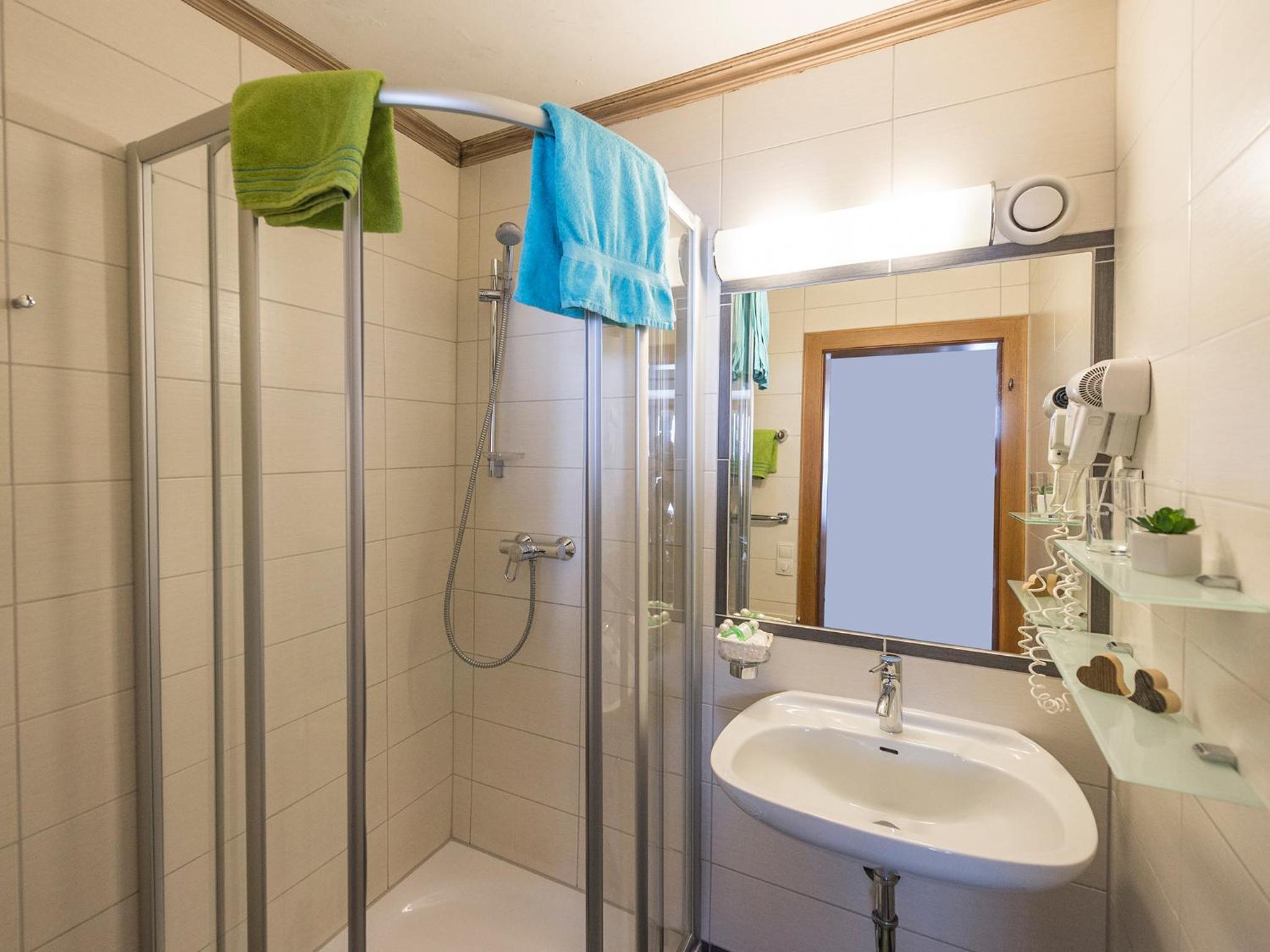 One-Bedroom Apartment (2 - 5 Adults) - Photo 5