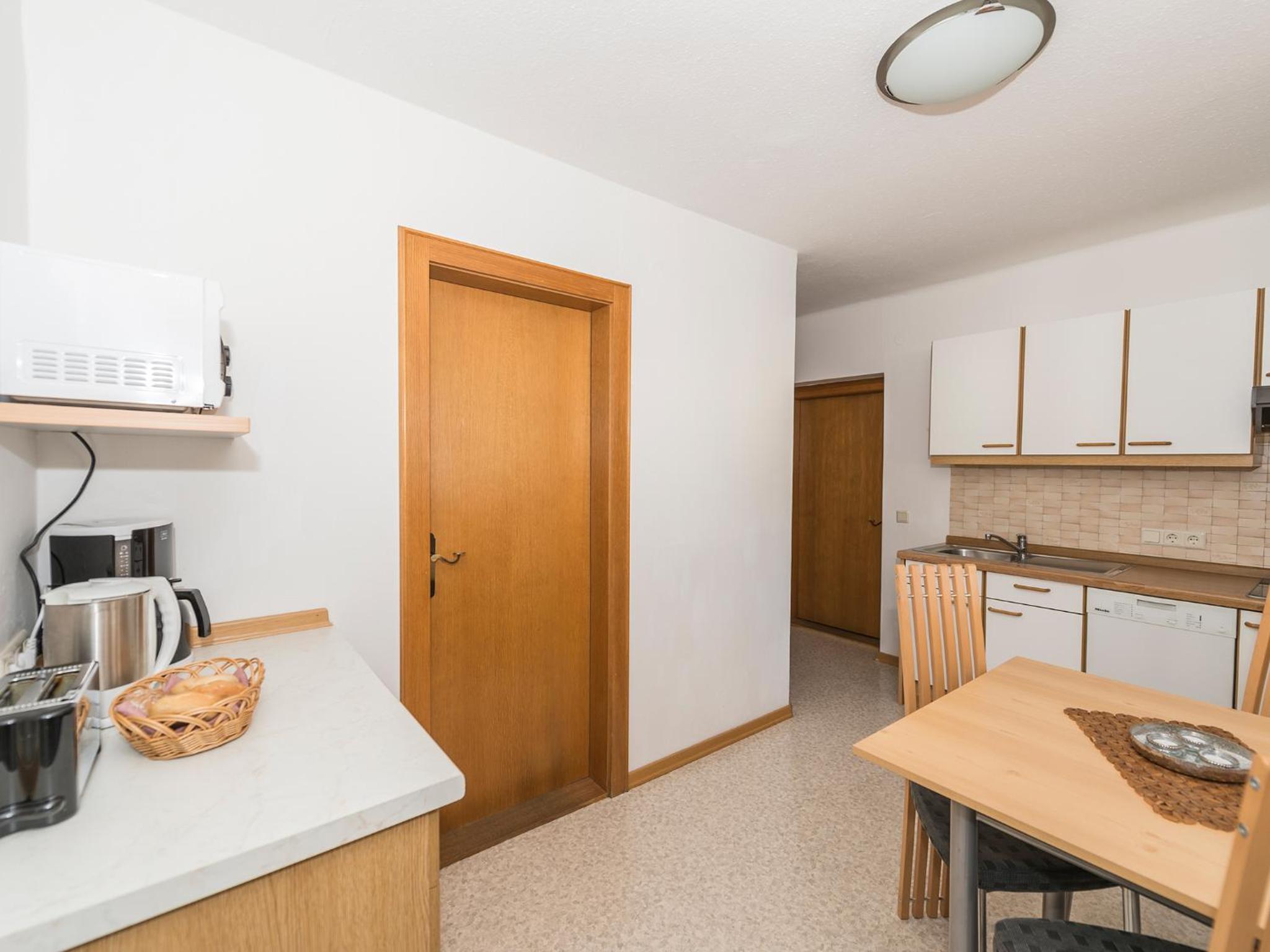 One-Bedroom Apartment (2 - 5 Adults) - Photo 2