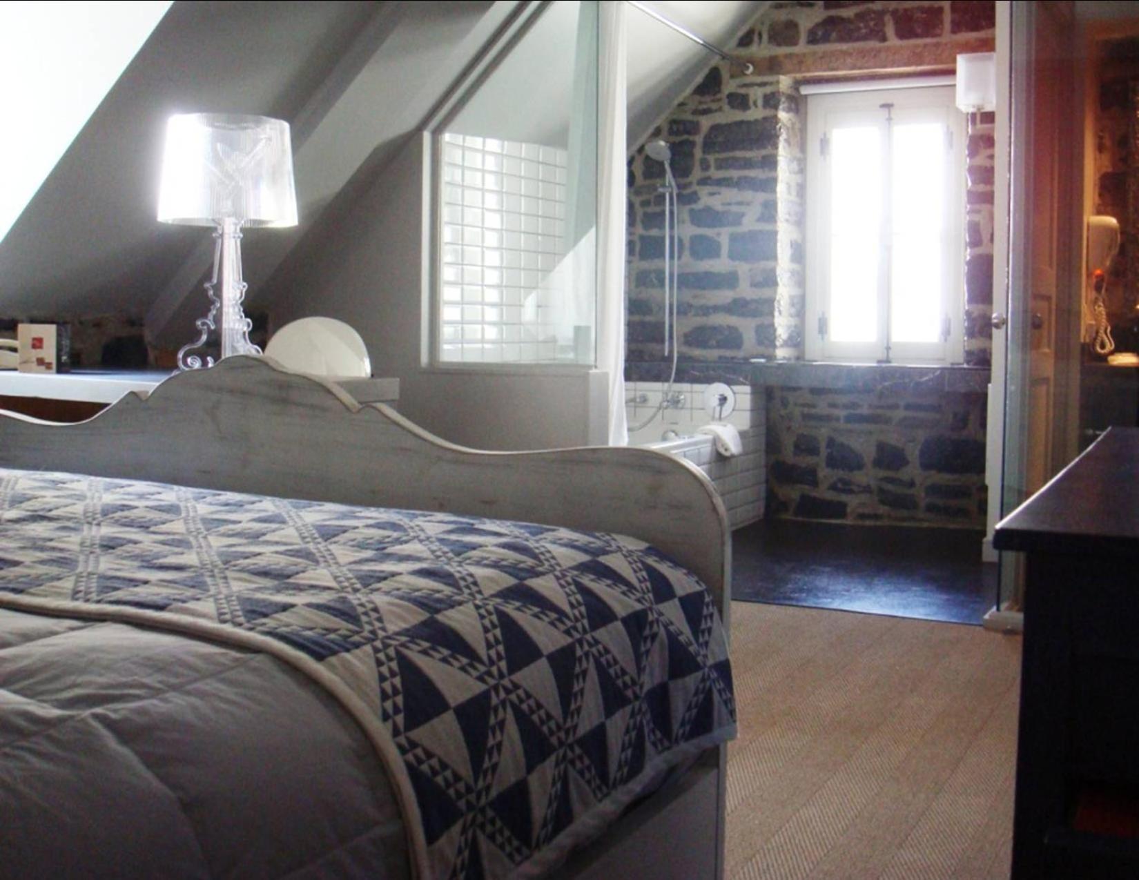 Deluxe Room - Photo 1