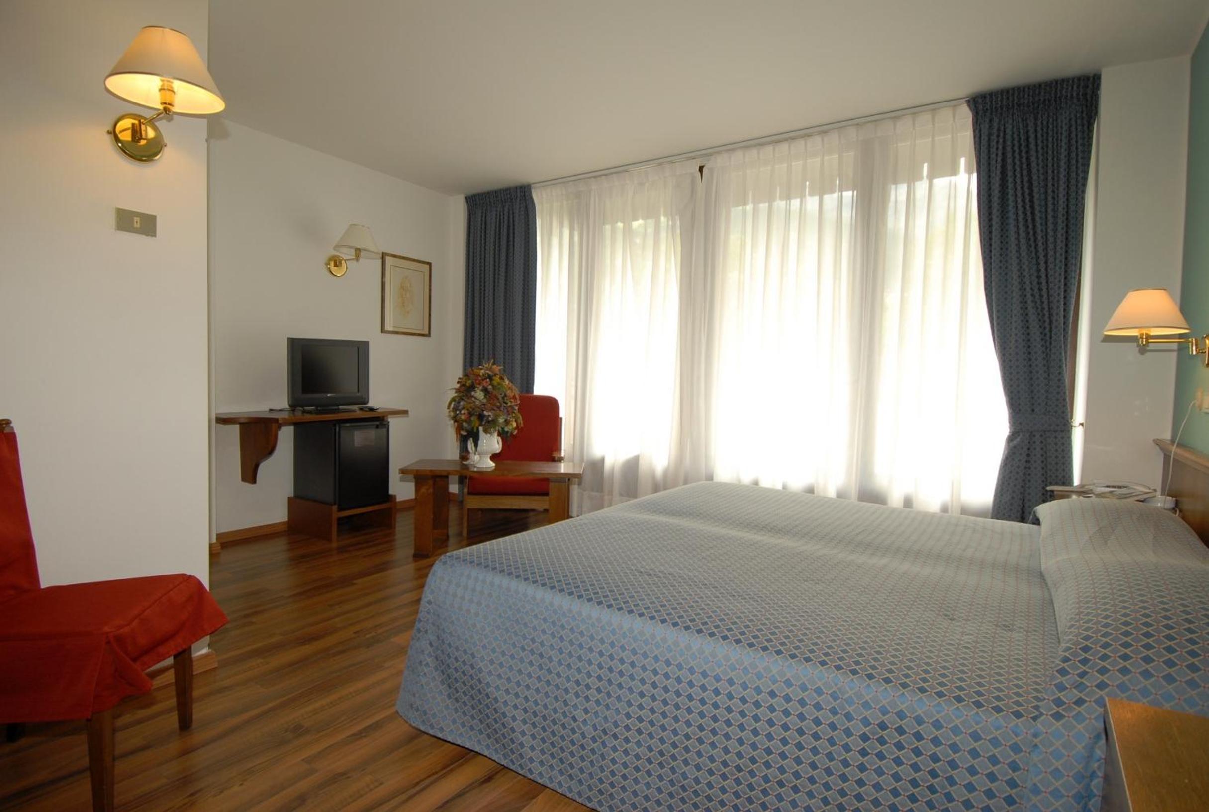 Classic Double or Twin Room - Photo 6
