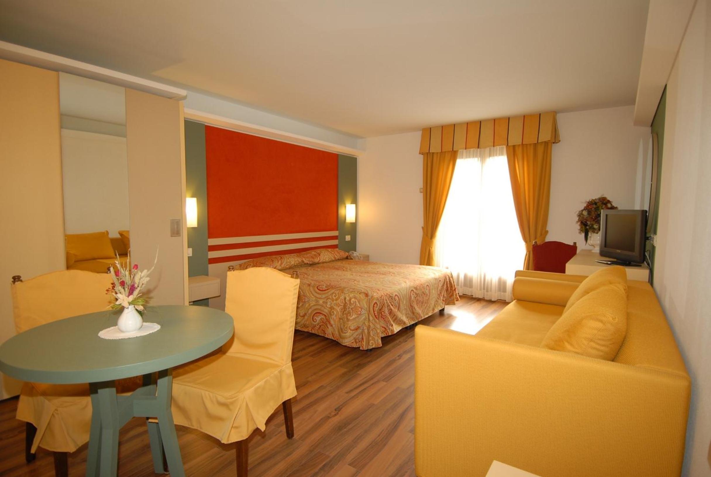Superior Double or Twin Room - Photo 3