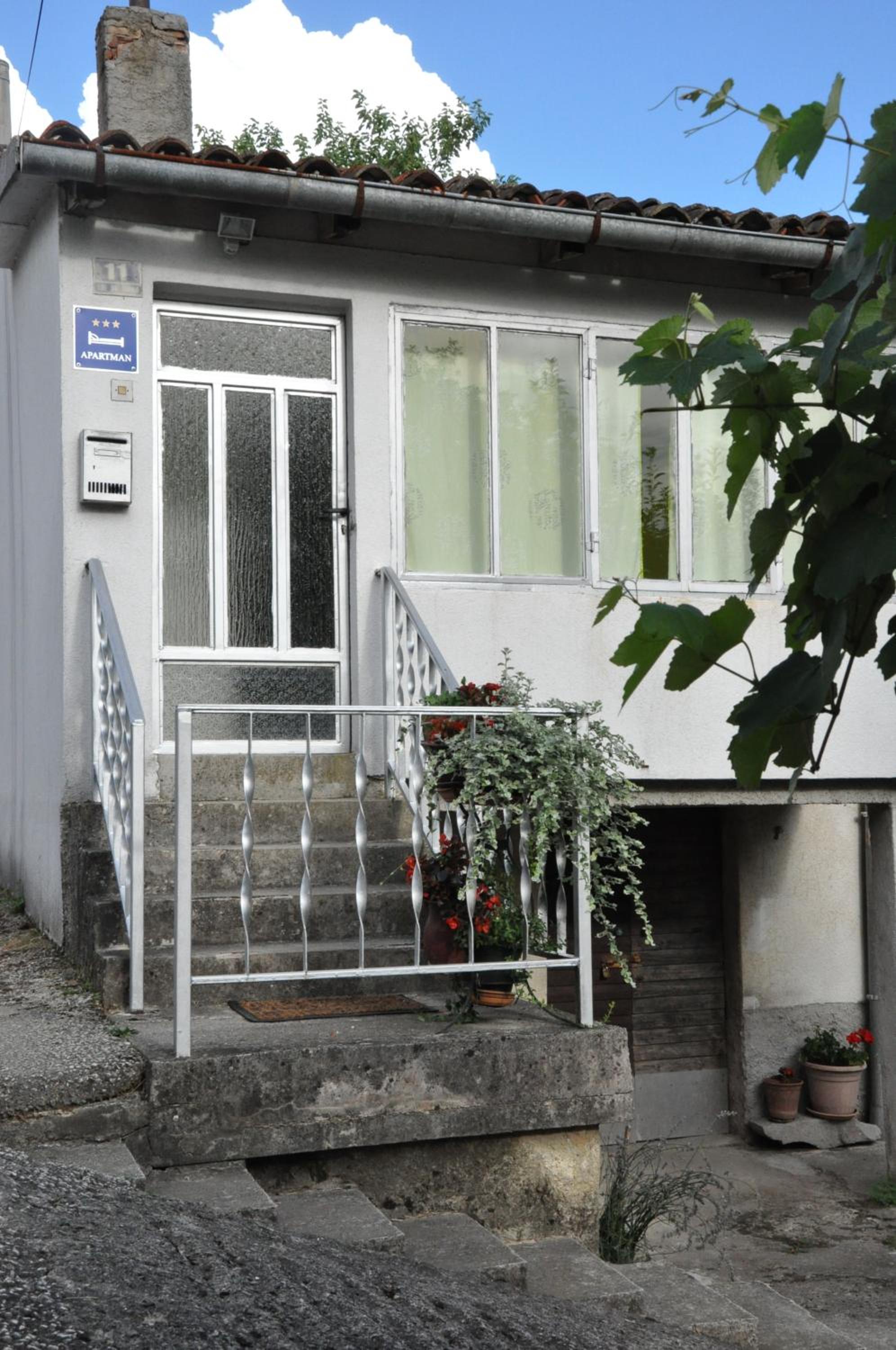 One-Bedroom Apartment - Photo 19