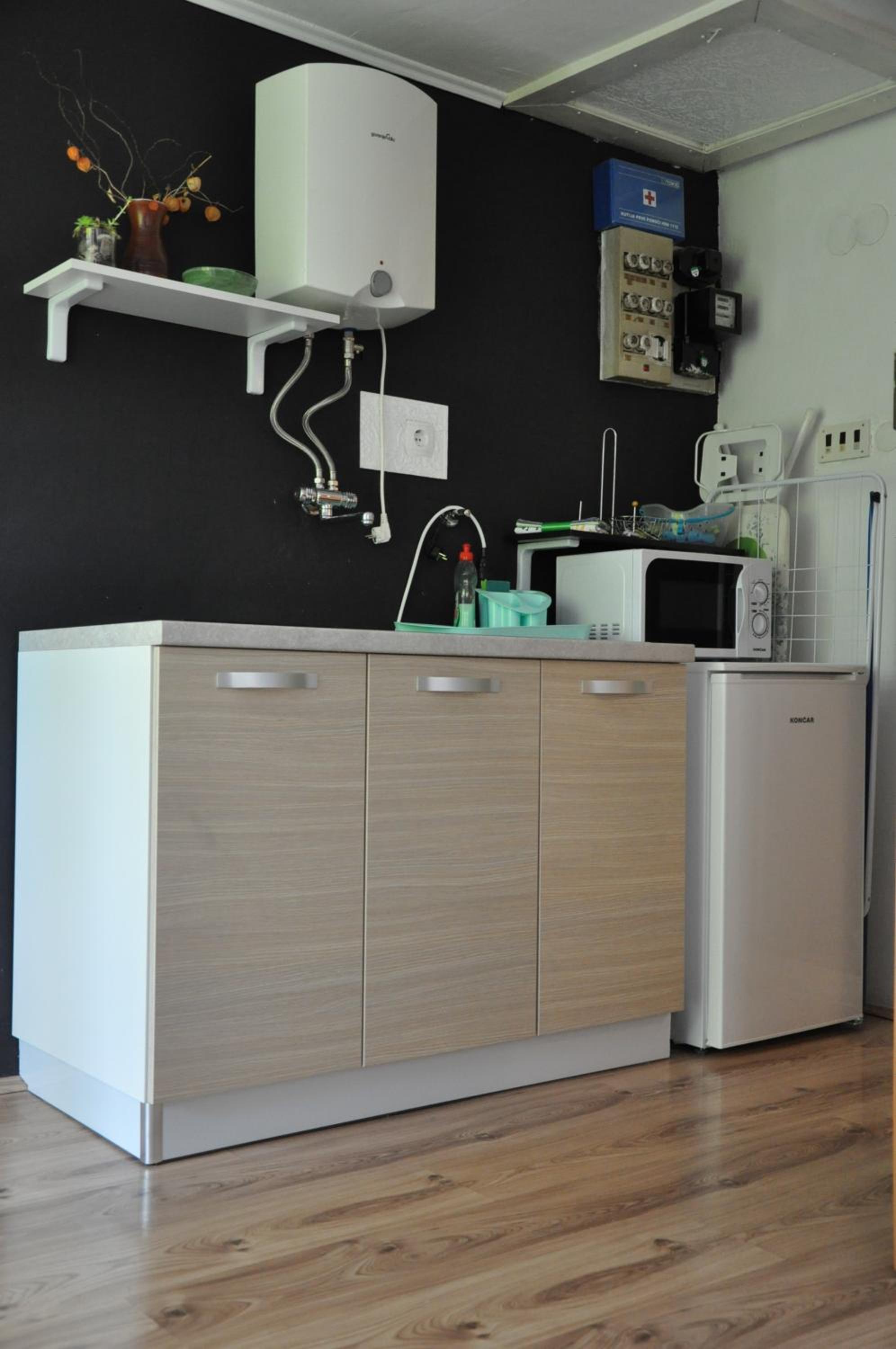 One-Bedroom Apartment - Photo 9