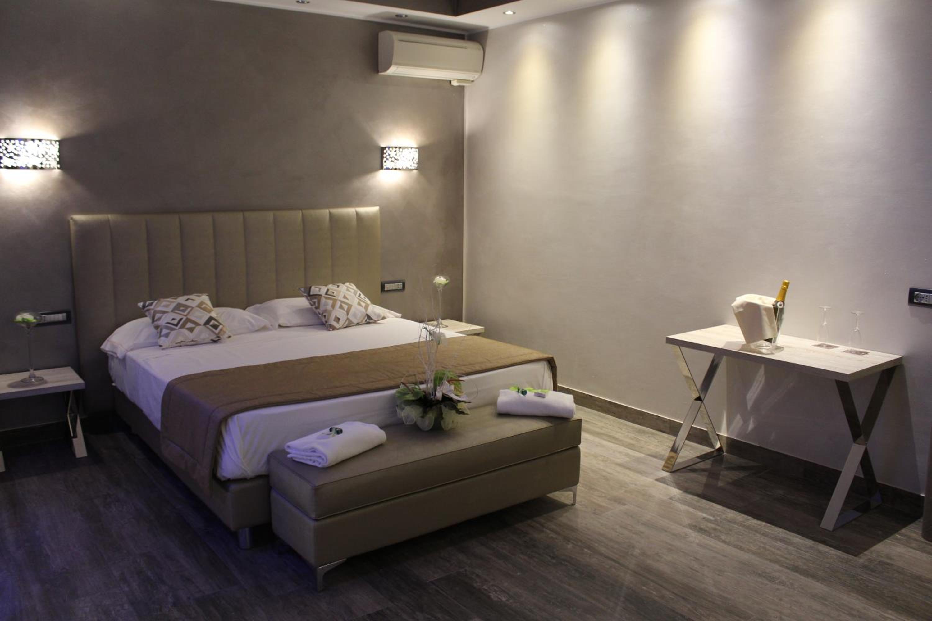 Junior Suite with Balcony photo 1