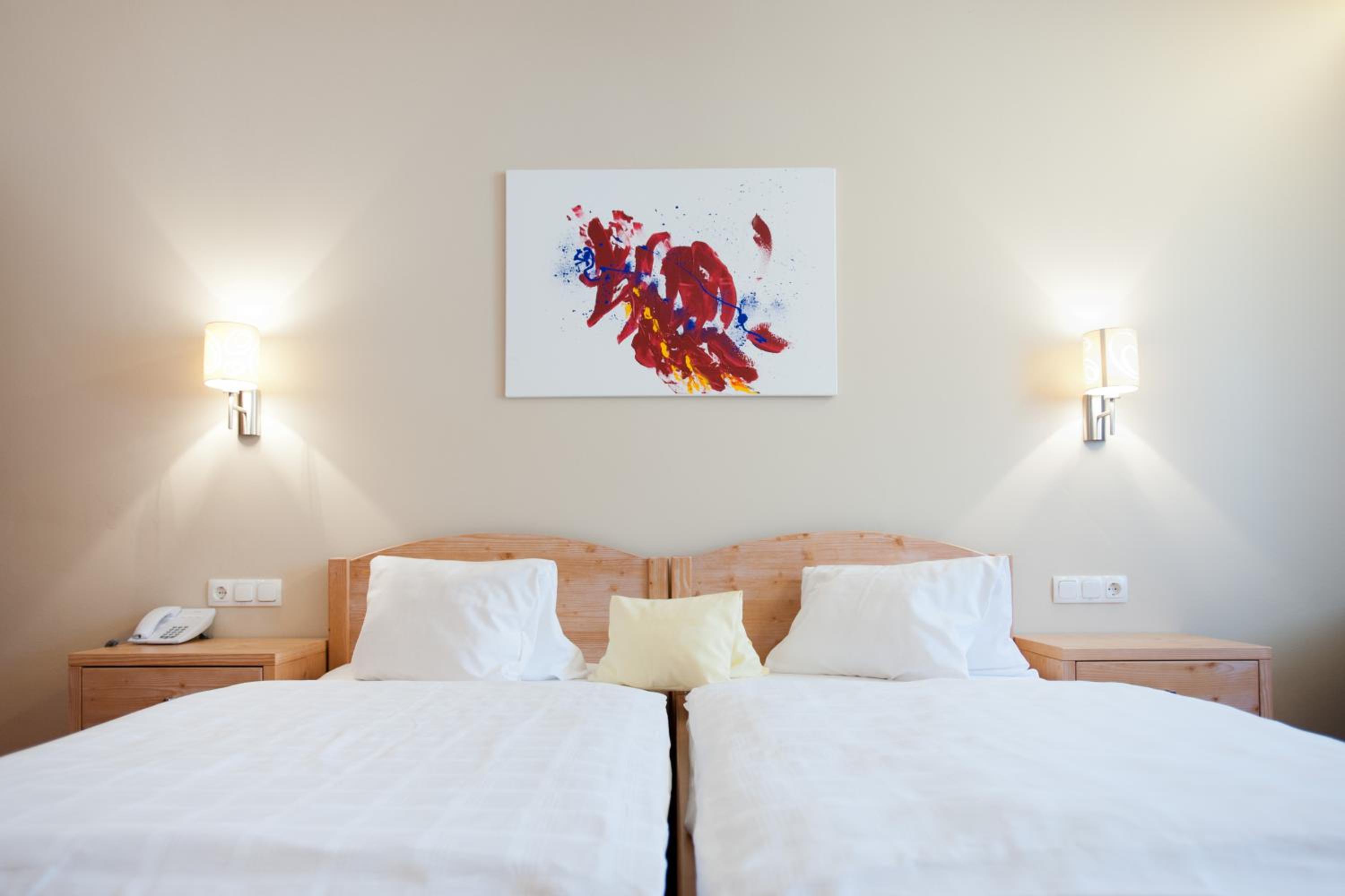 Business Double Room - Photo 7