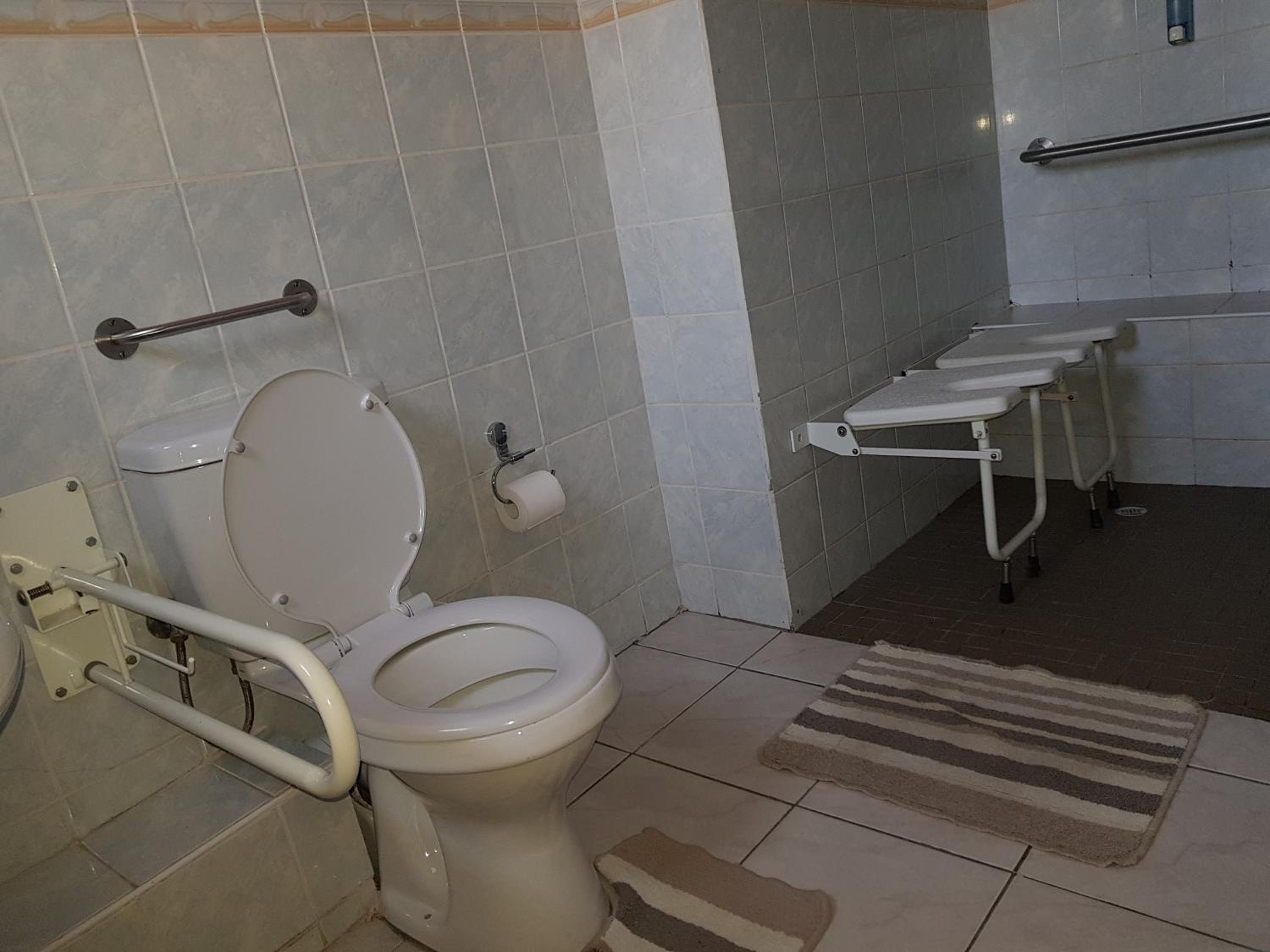 Double Room - Disability Access photo 3