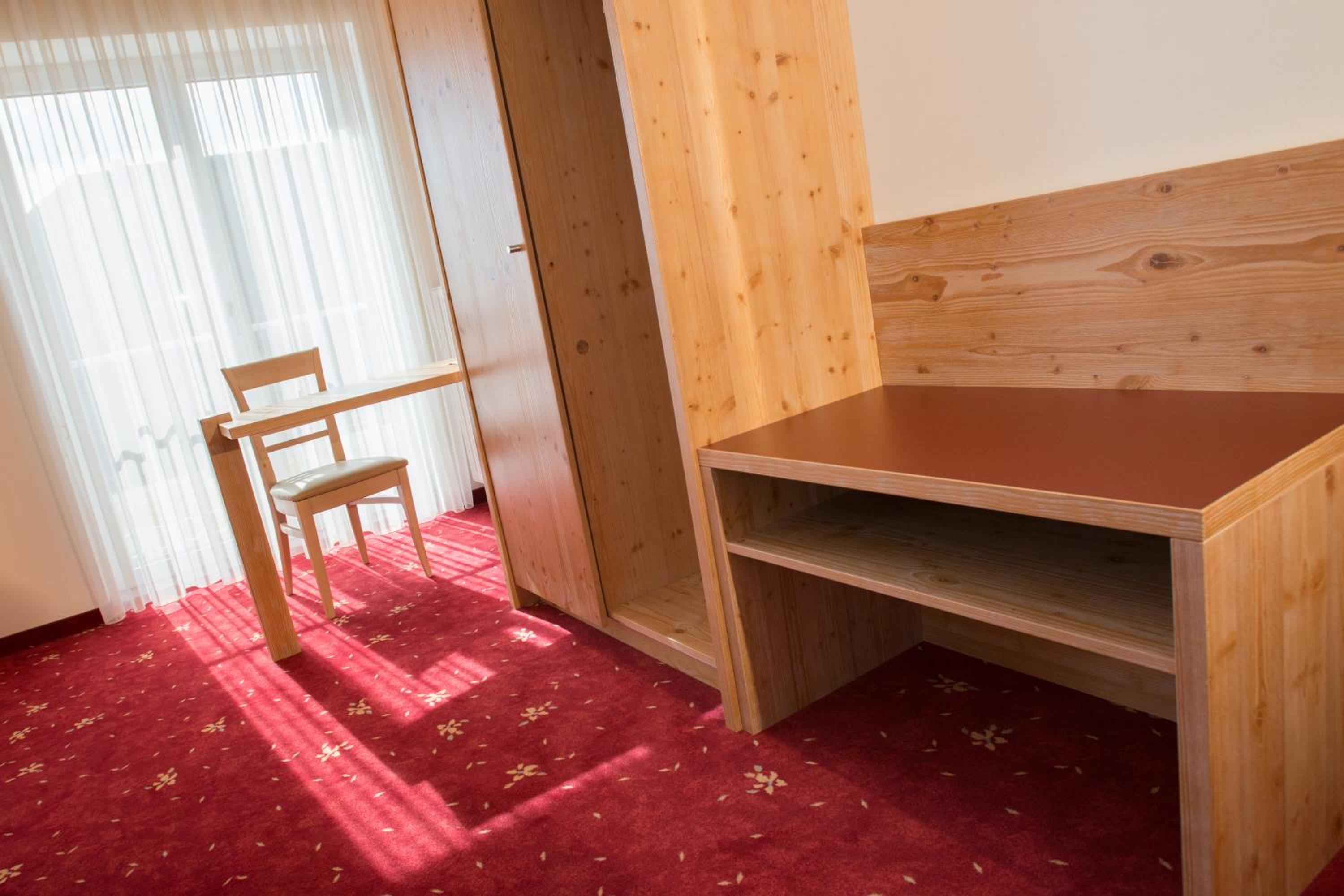 Business Double Room - Photo 11