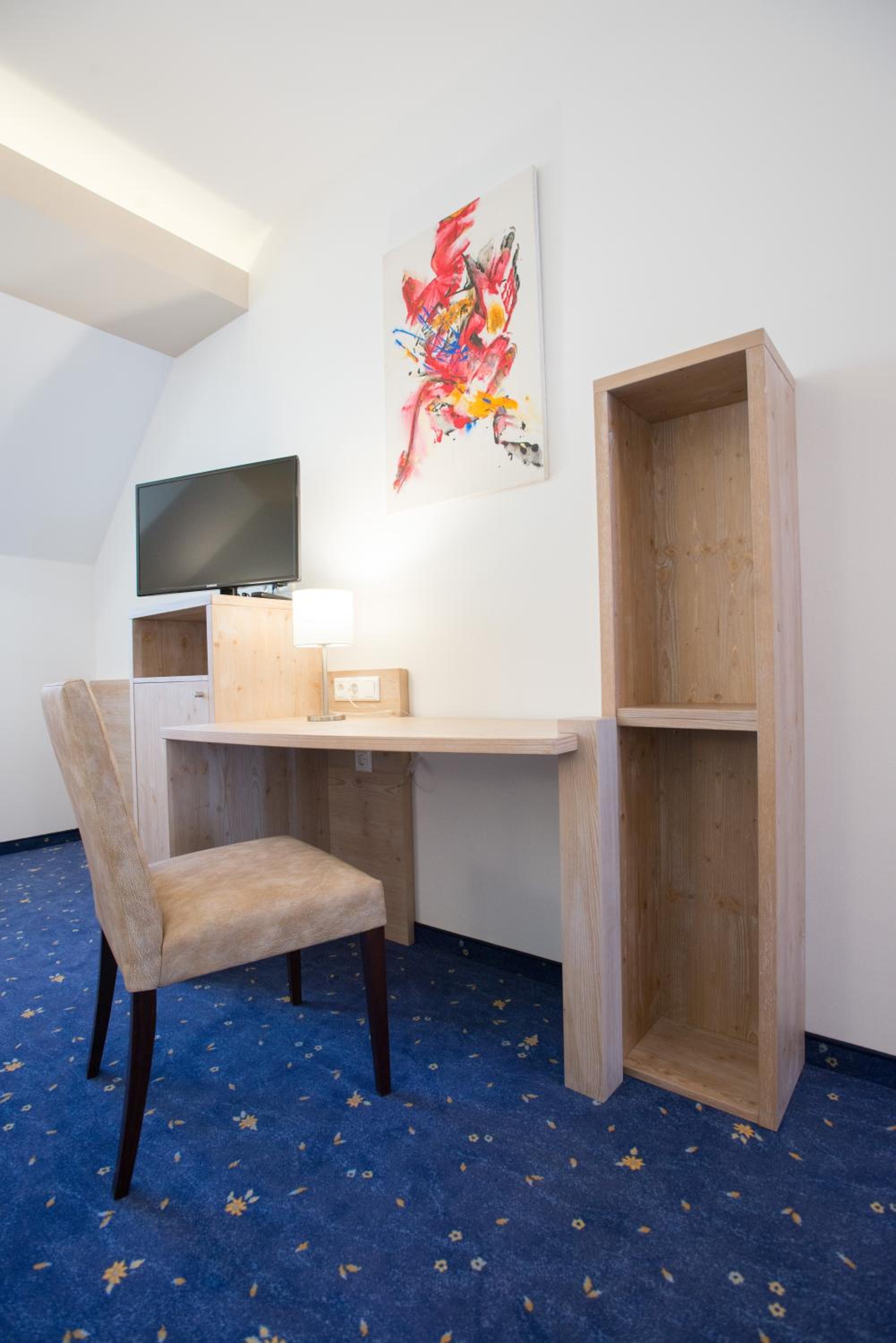Business Double Room - Photo 9