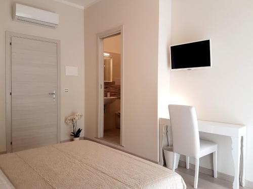 Double Room with Balcony photo 3
