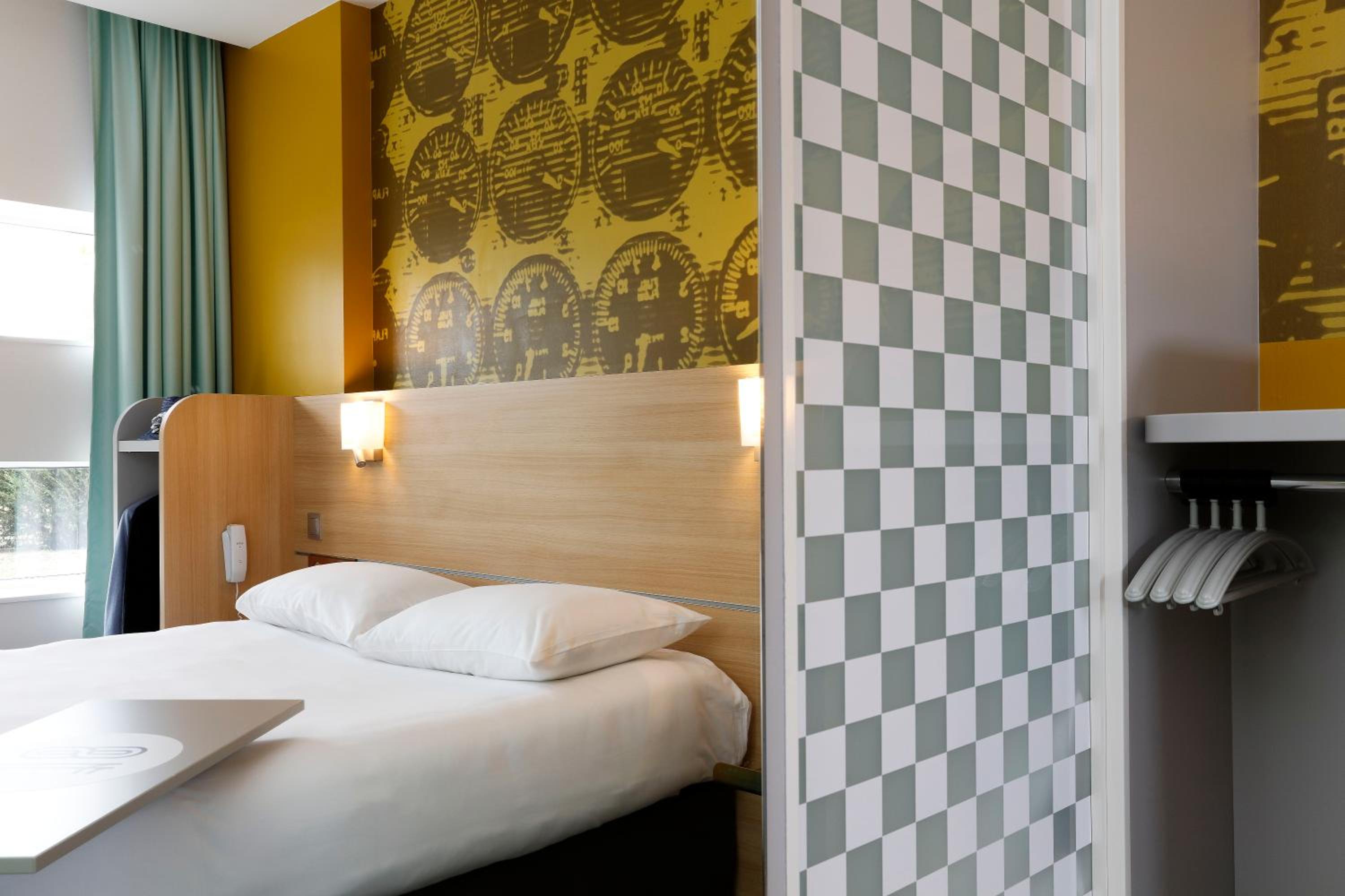 Standard Double Room - Photo 4