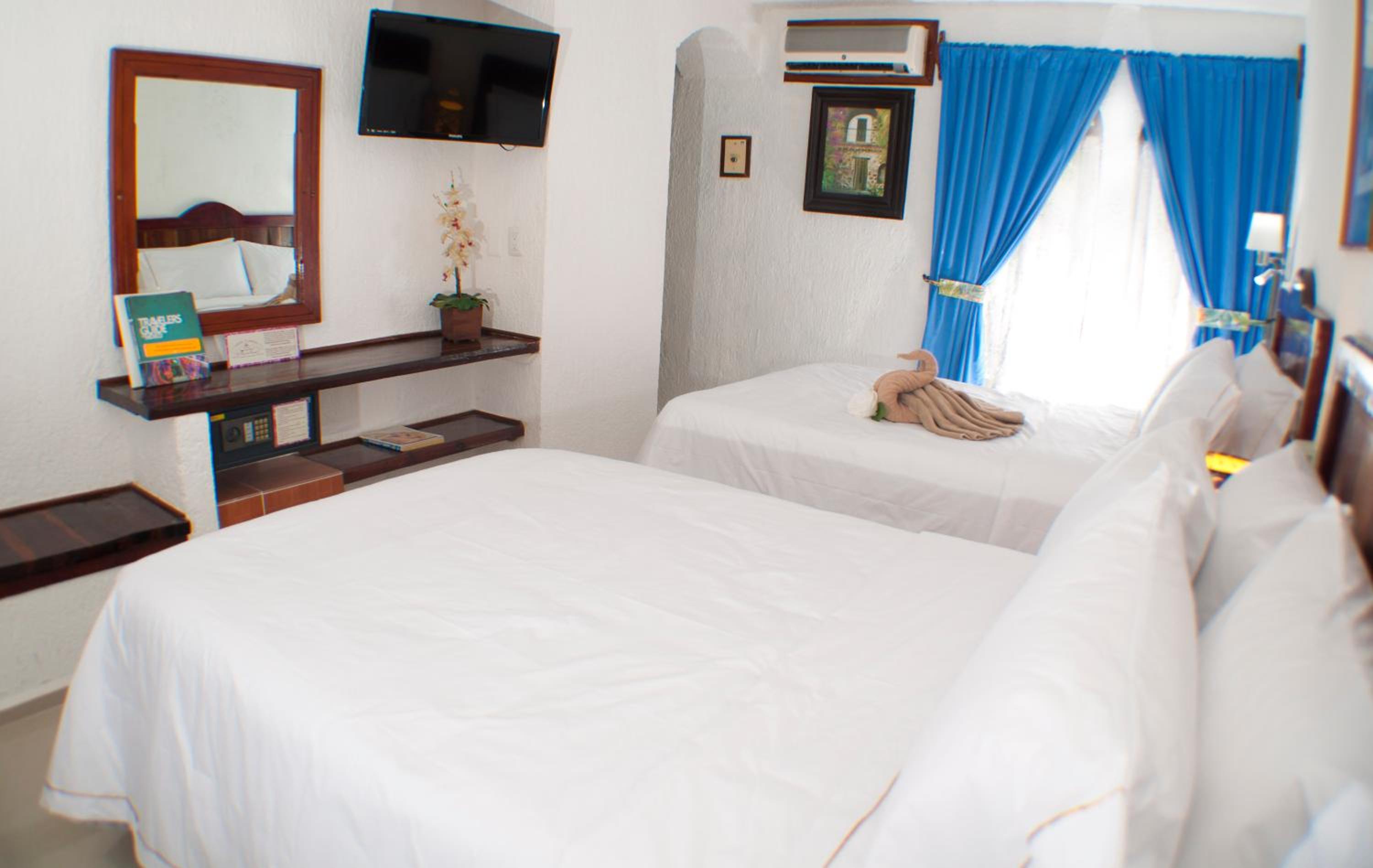 Double Room with Two Double Beds photo 3