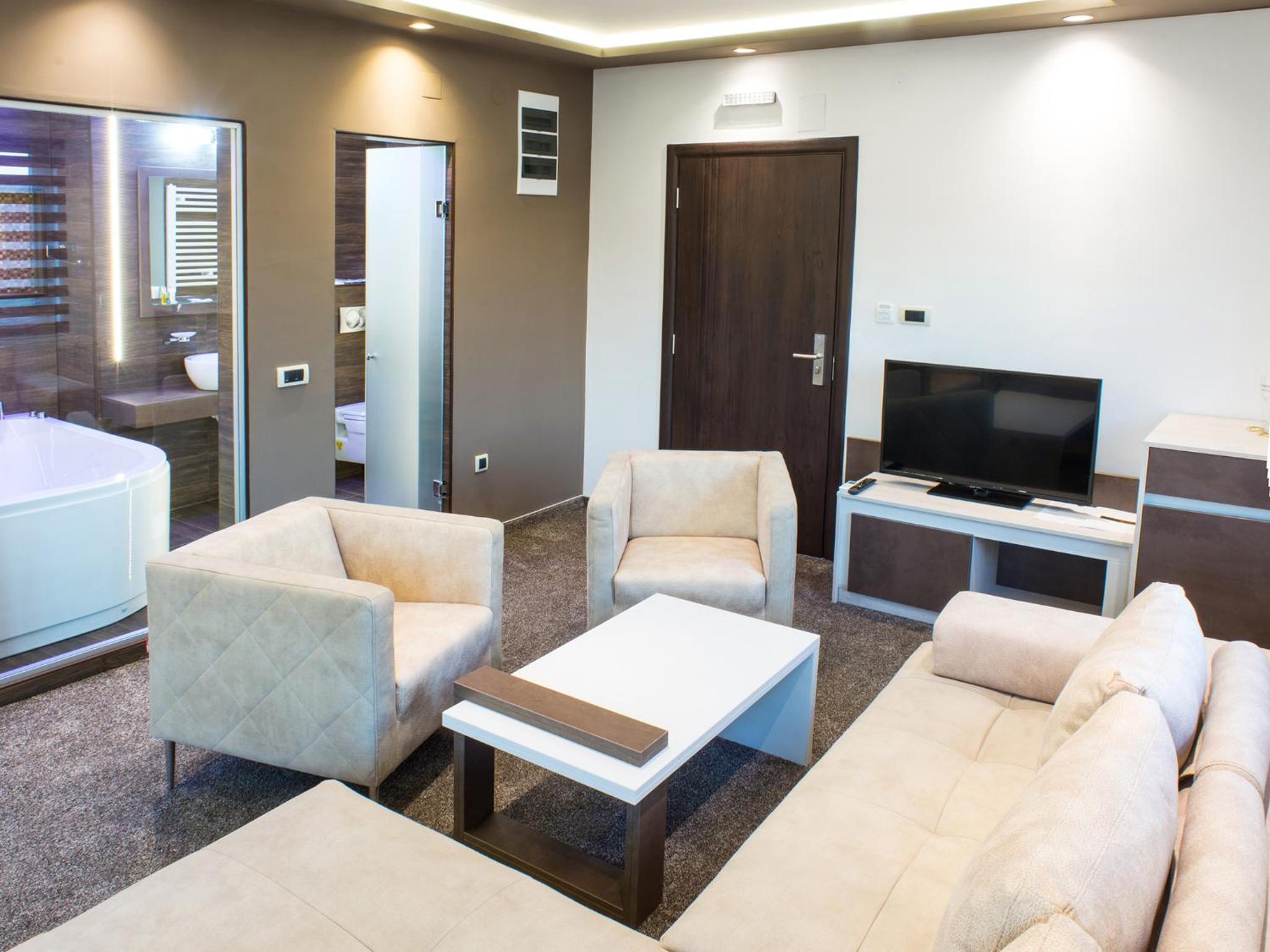 Deluxe Double Room with Balcony - Photo 1