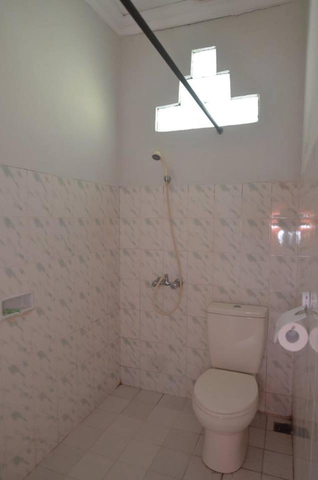 Standard Twin Room - Photo 13
