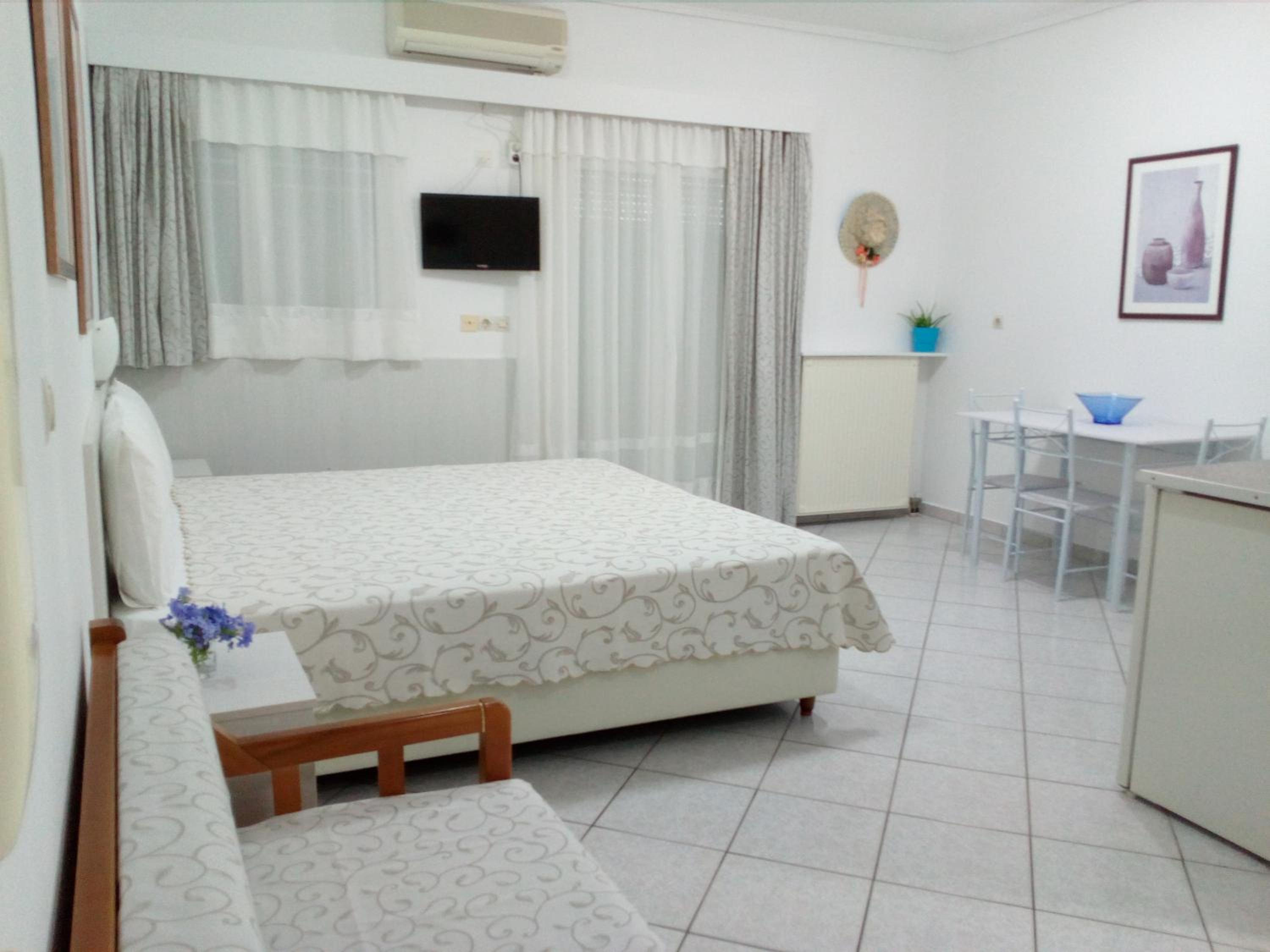 Apartment with Side Sea View photo 2