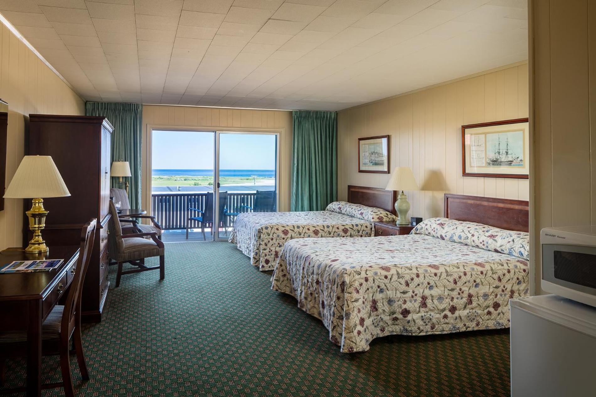 Deluxe Queen Room