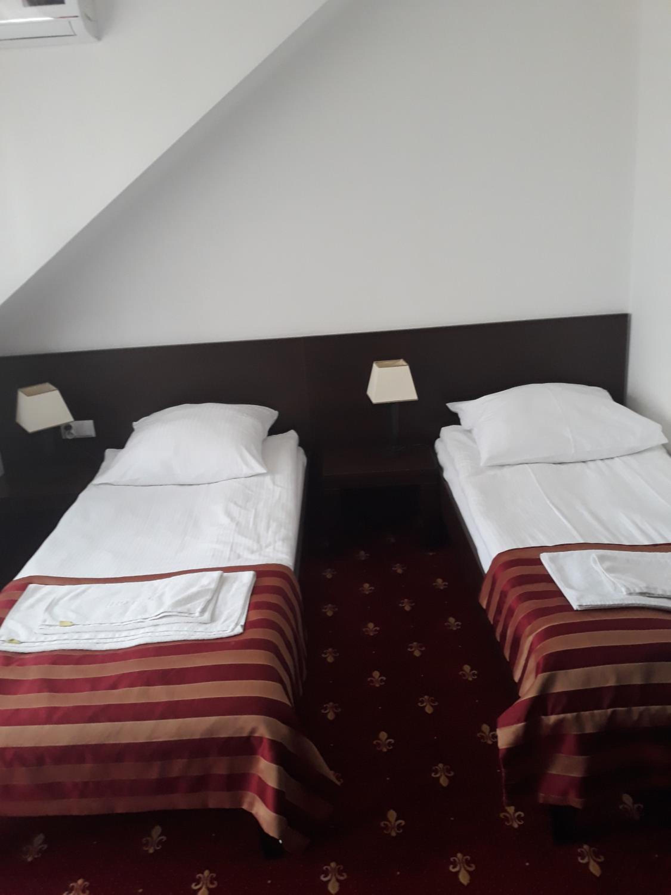 Double or Twin Room - Photo 1