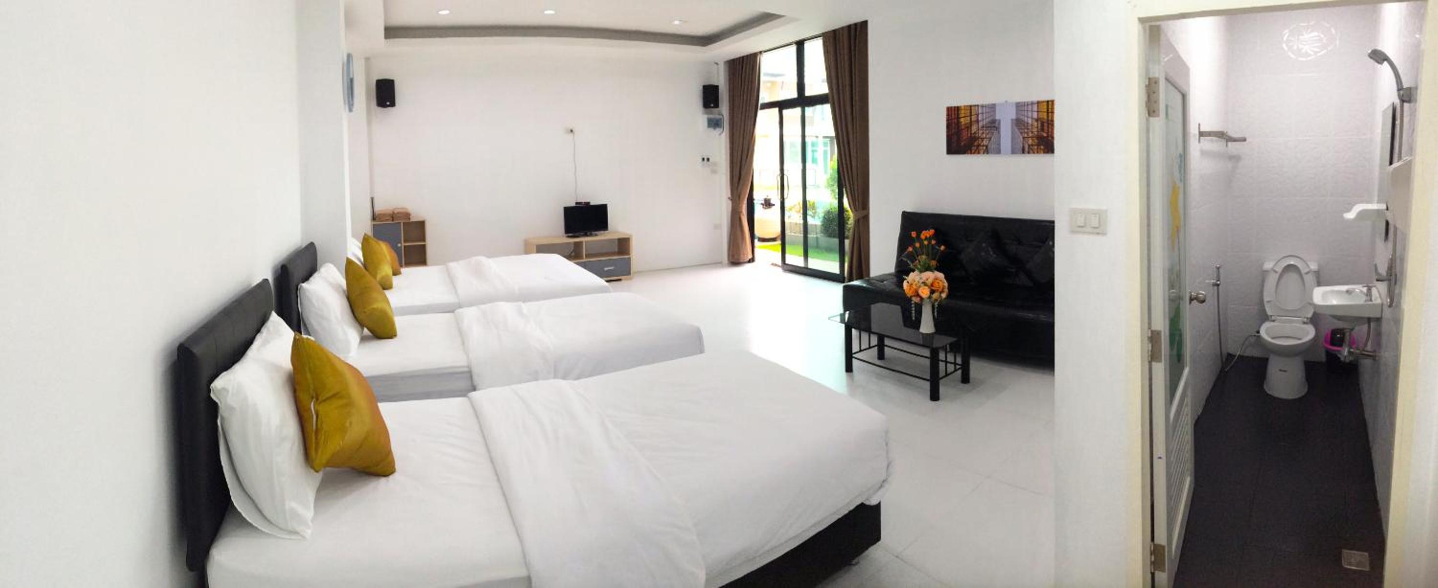 Deluxe Family Suite photo 1