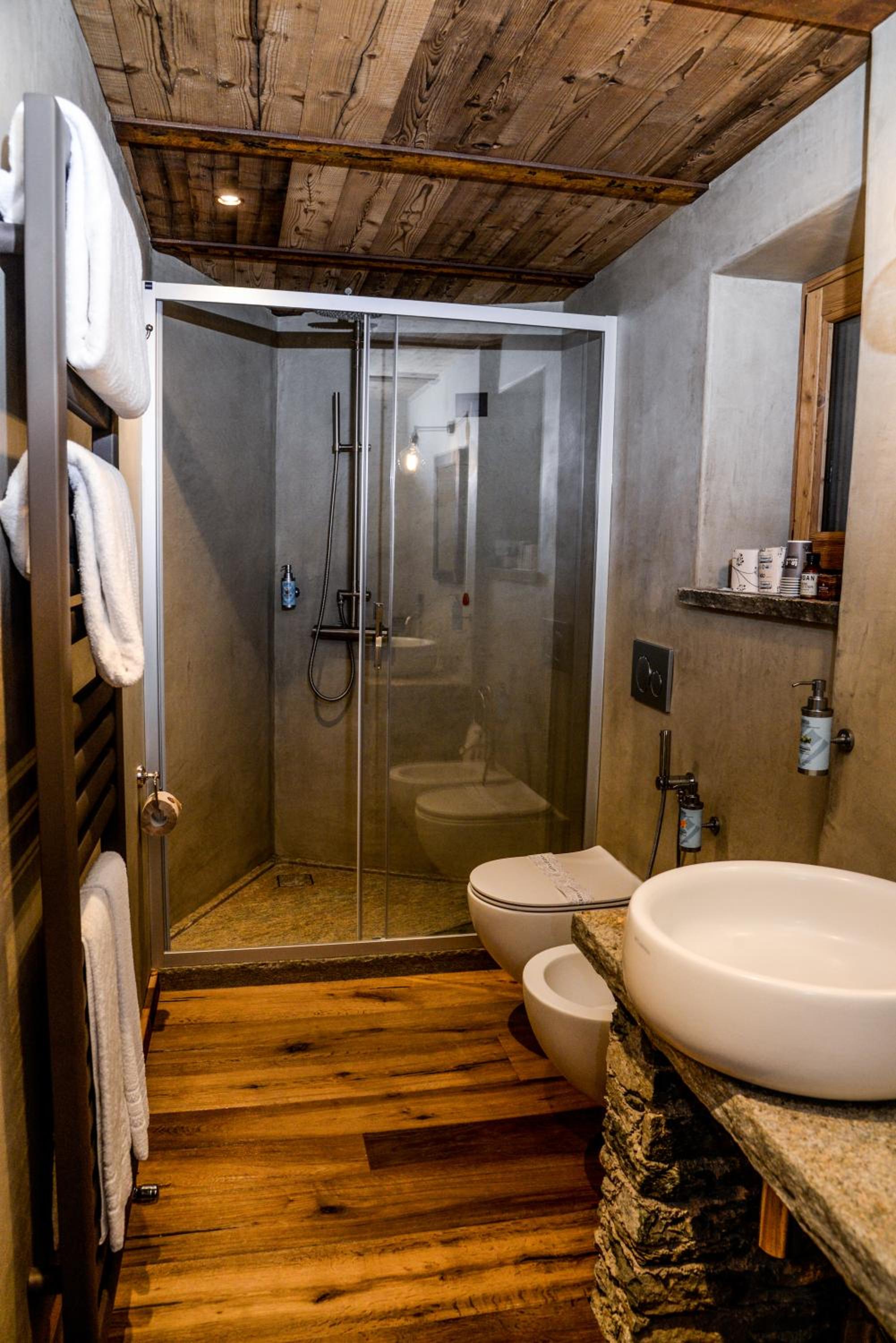Deluxe Junior Suite - Photo 5