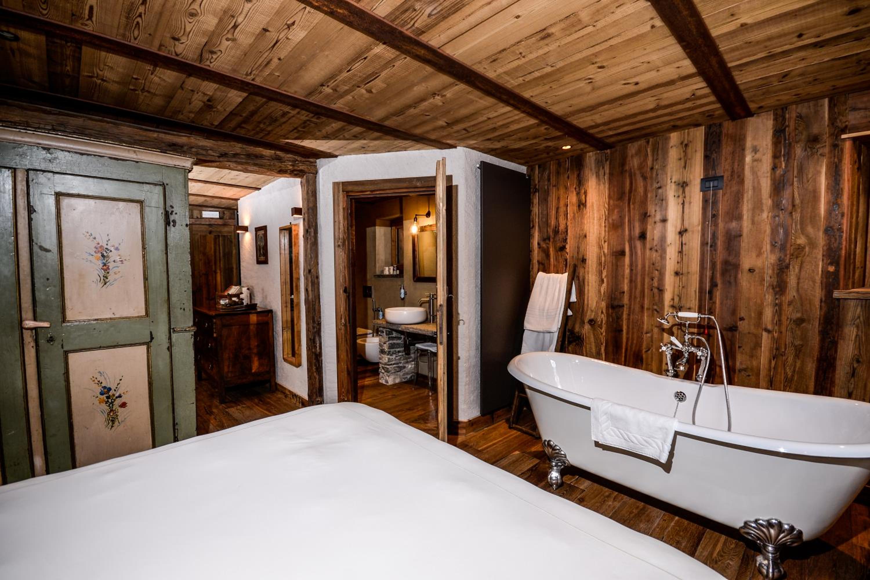 Deluxe Junior Suite - Photo 7
