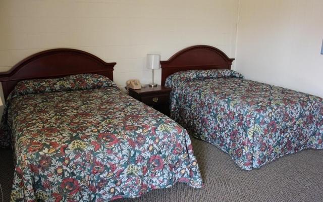 Double Room with Two Double Beds - Smoking photo 1
