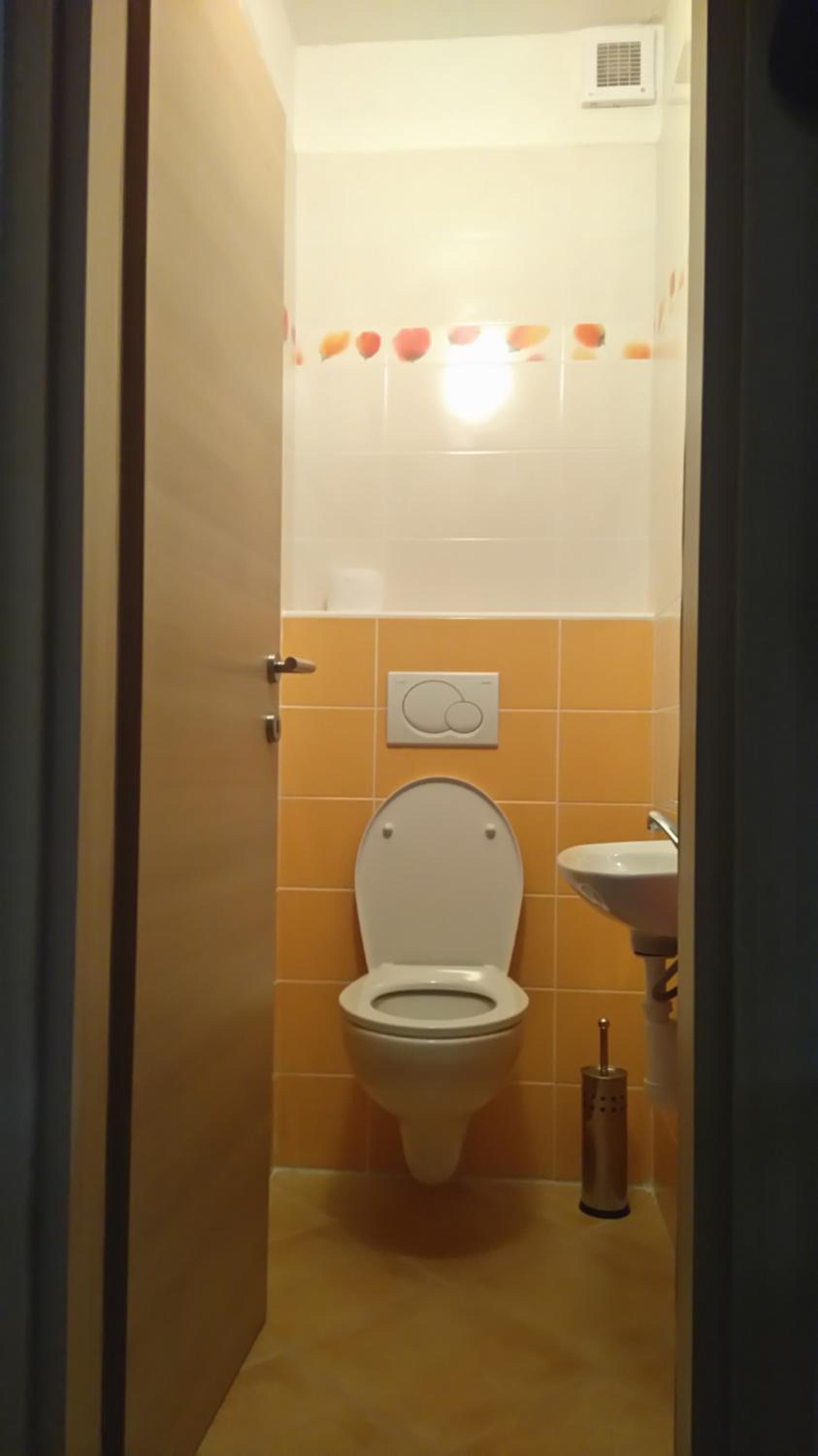 Apartment with Balcony - Photo 14