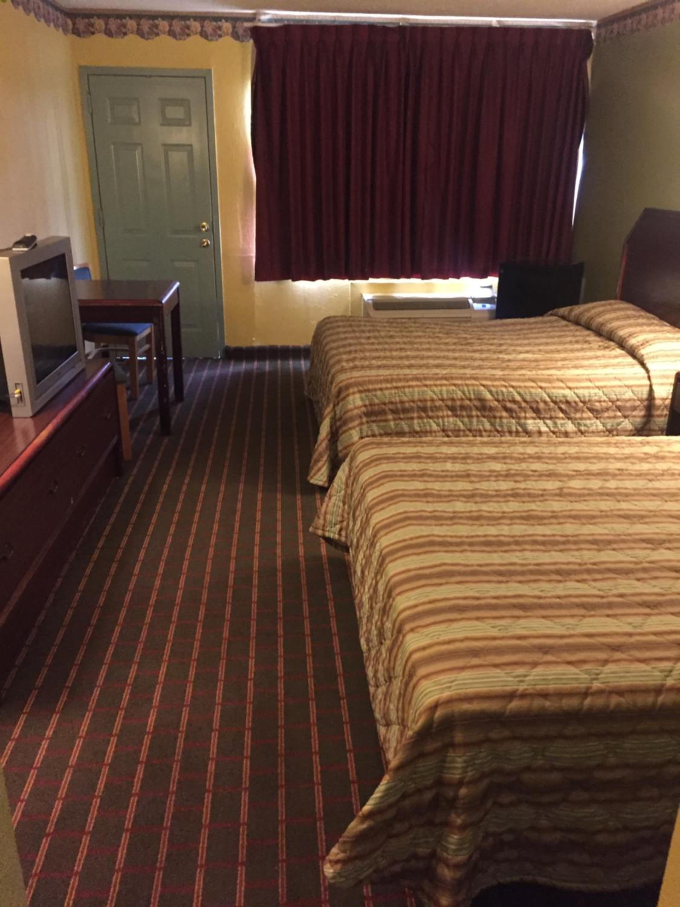 Budget Double Room - Smoking photo 3