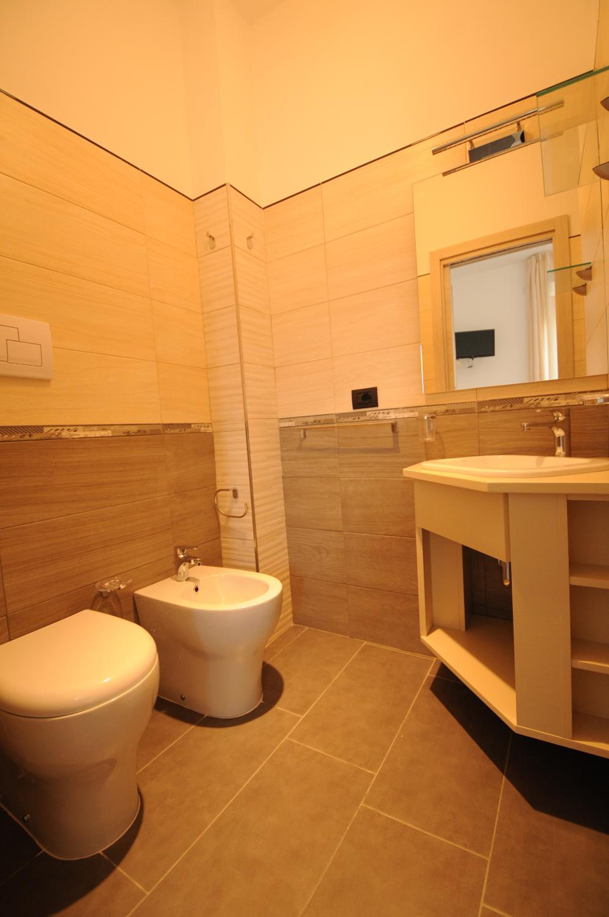 Deluxe Double Room with Balcony photo 2