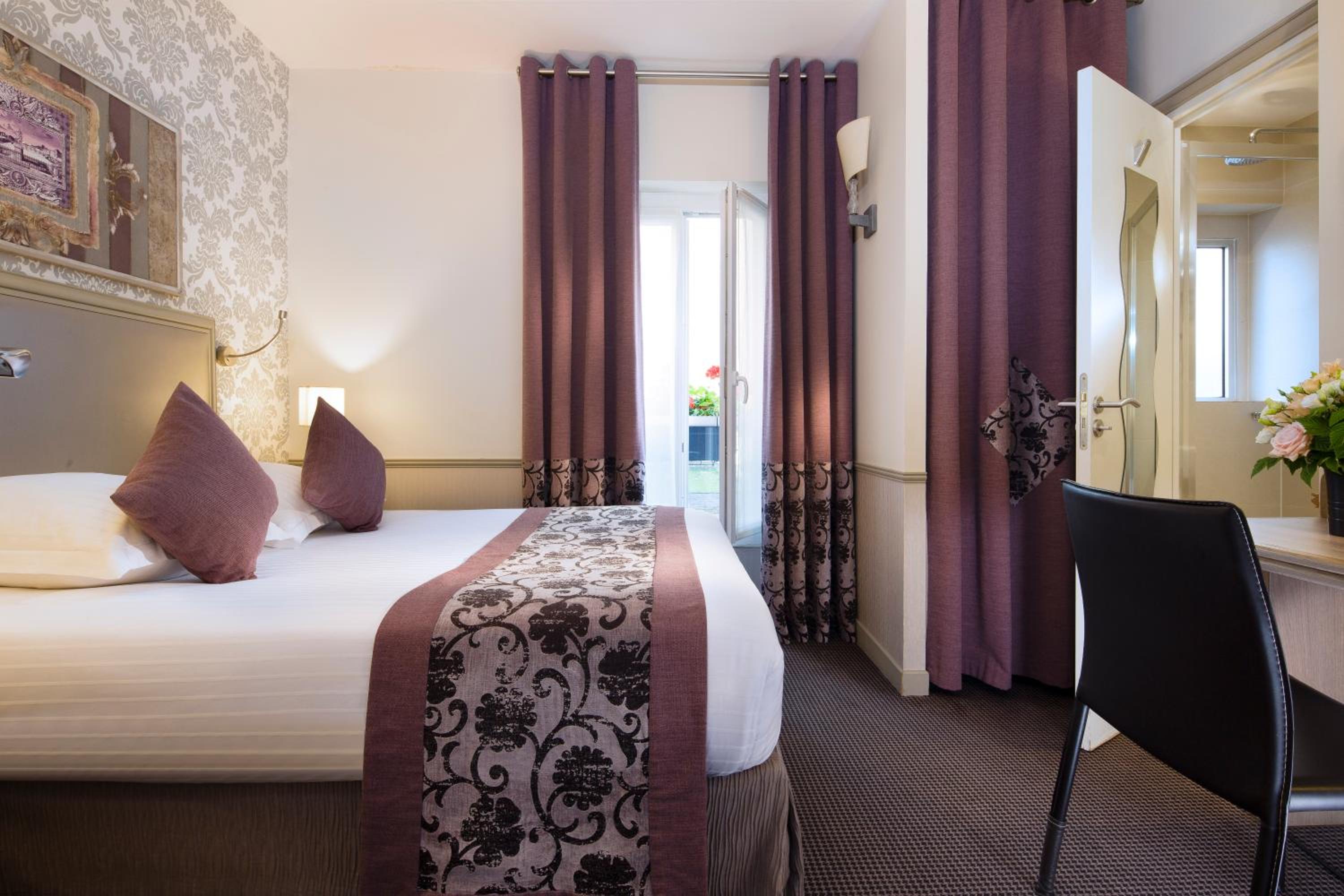Standard Double Room photo 1