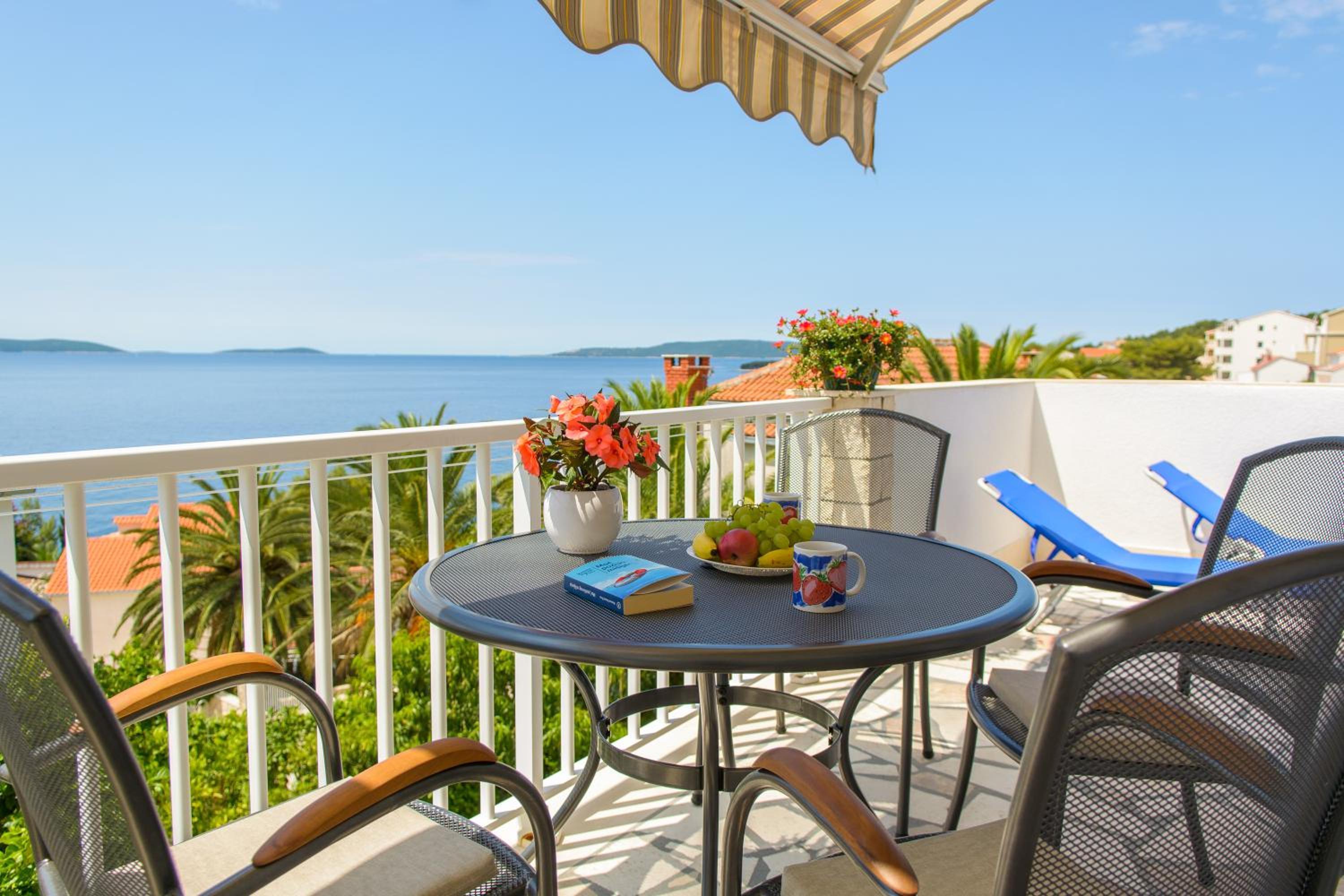 Apartment with Sea View