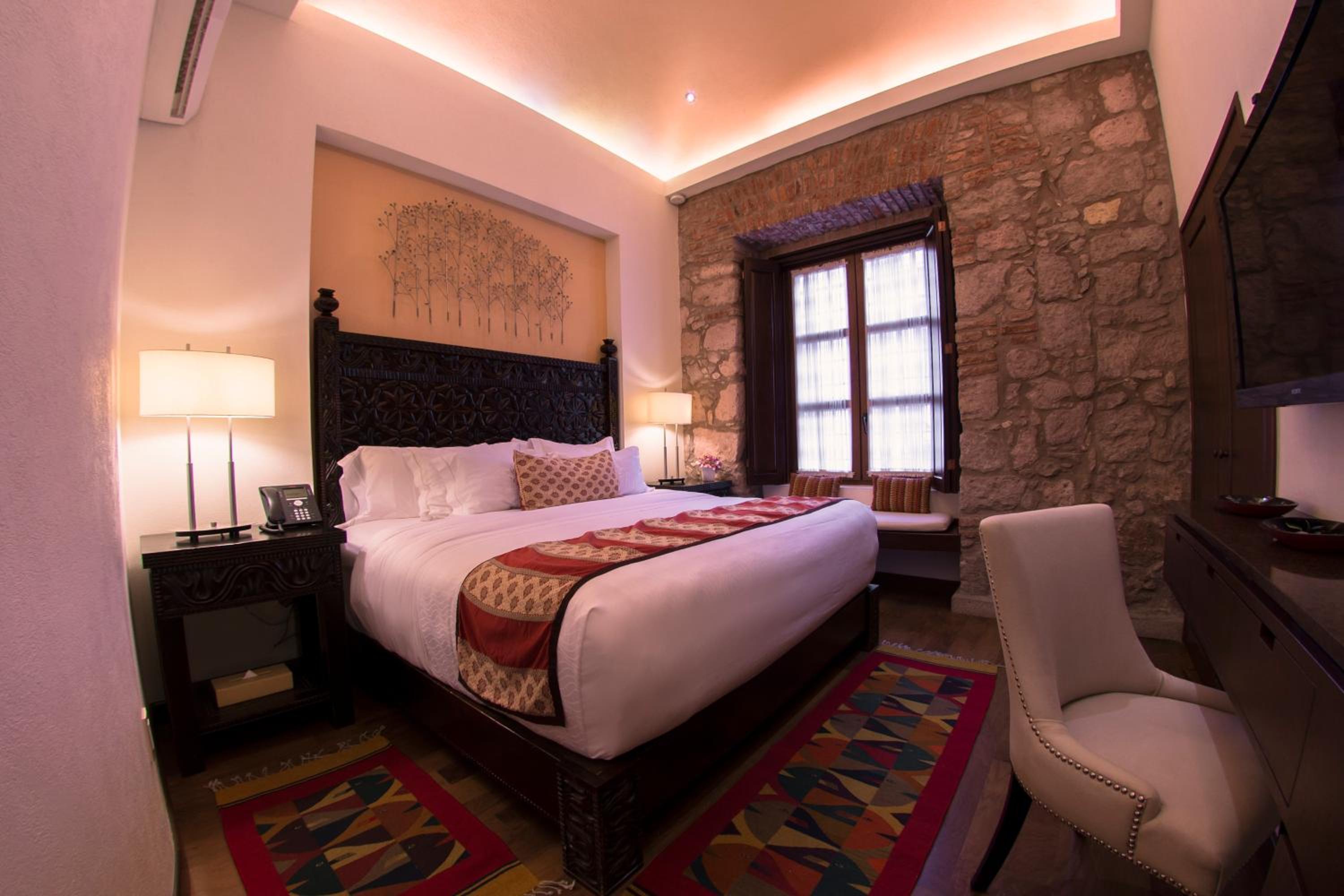 Standard King Room - Photo 3