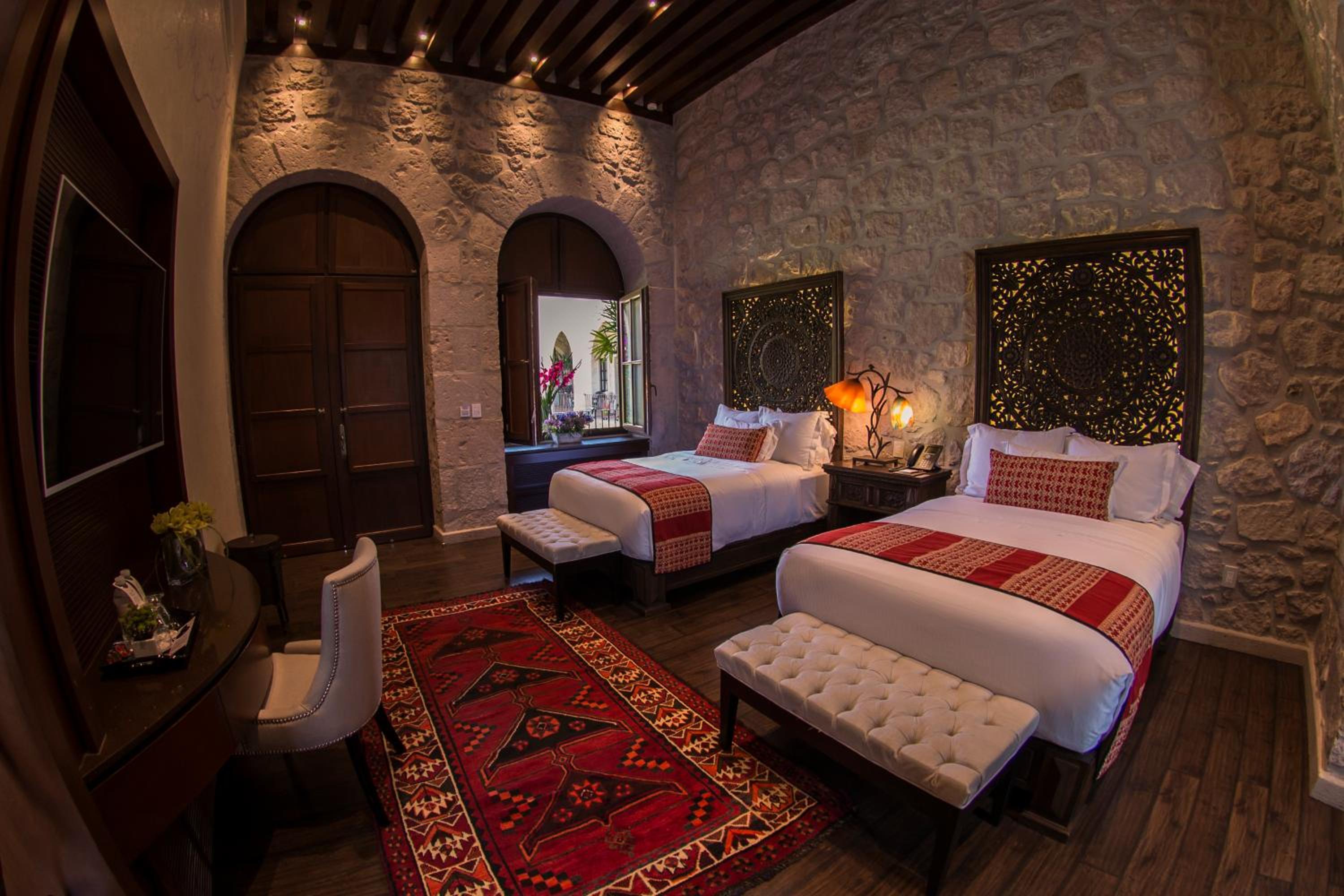 Deluxe Double Room with Two Double Beds - Photo 16