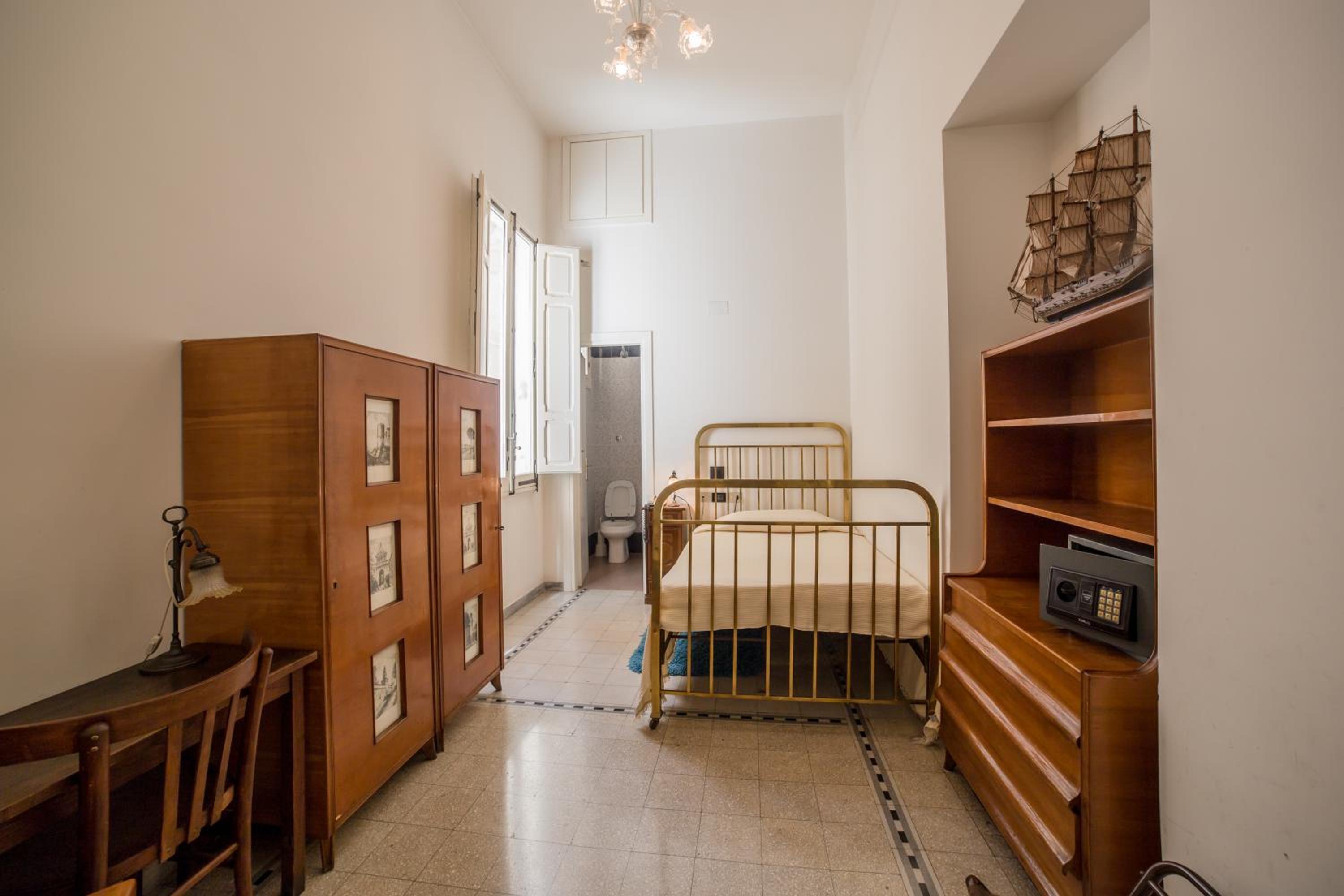 Single Room photo 2