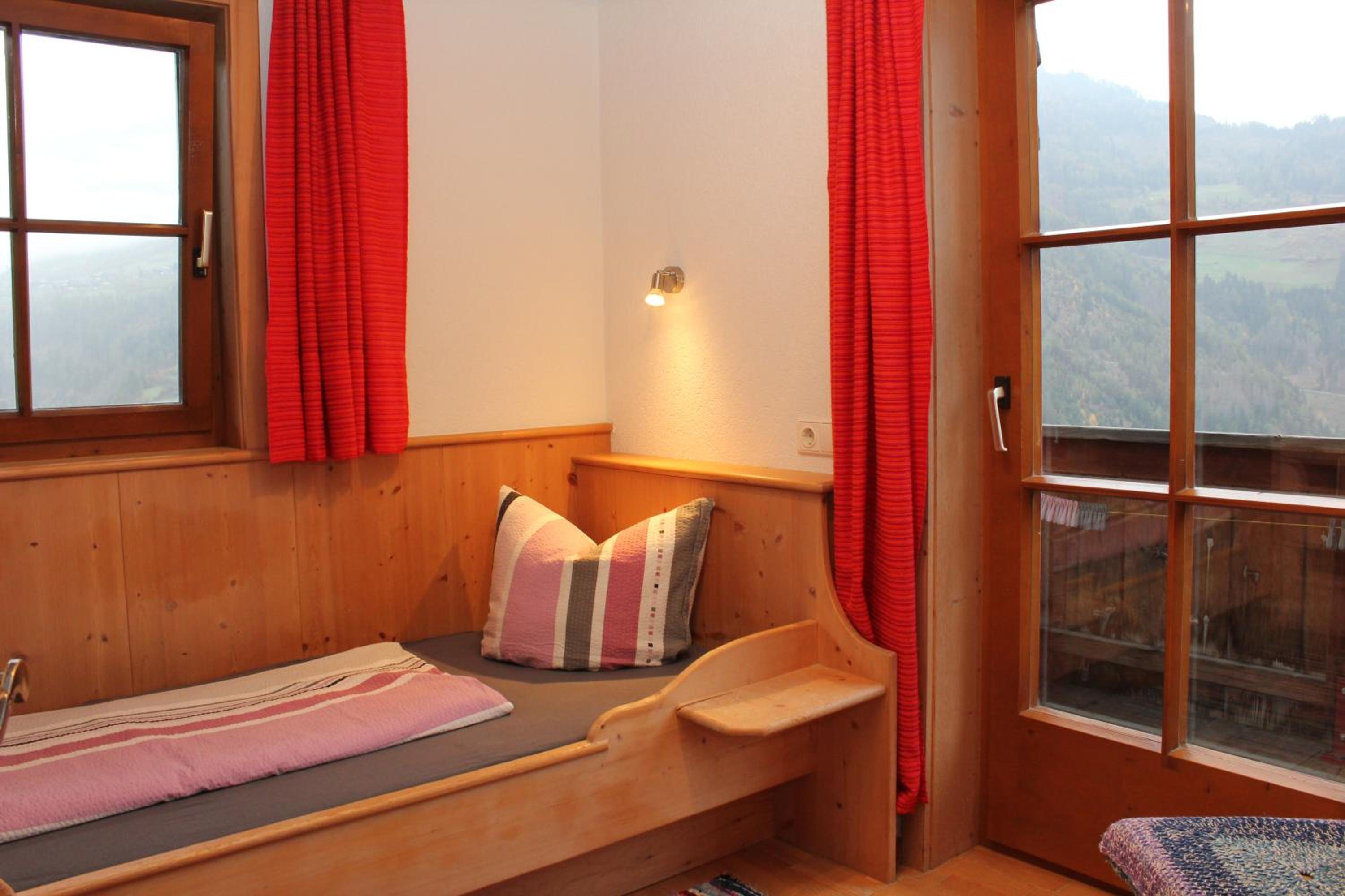 Apartment with Mountain View
