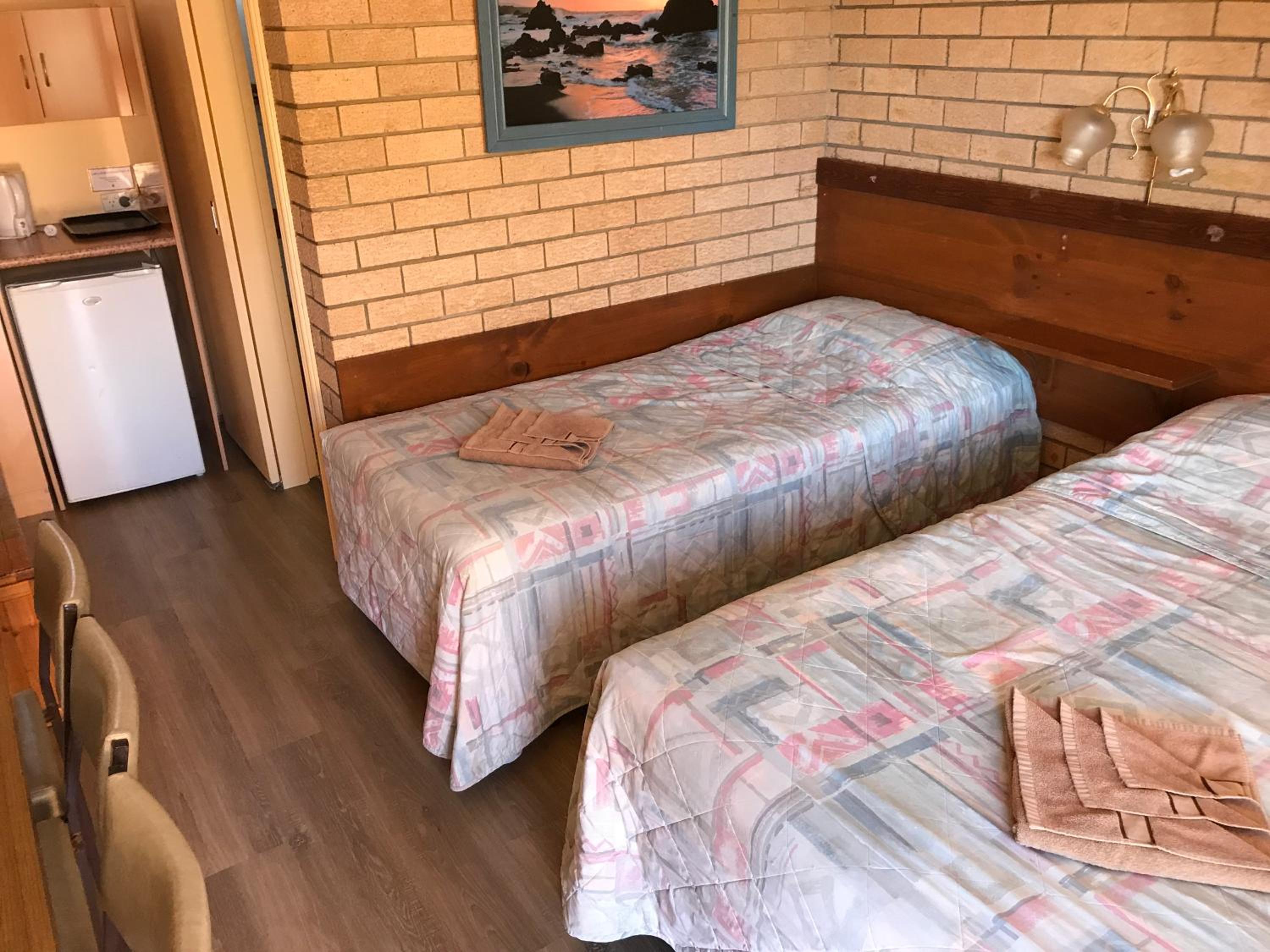 Standard Twin Room photo 2
