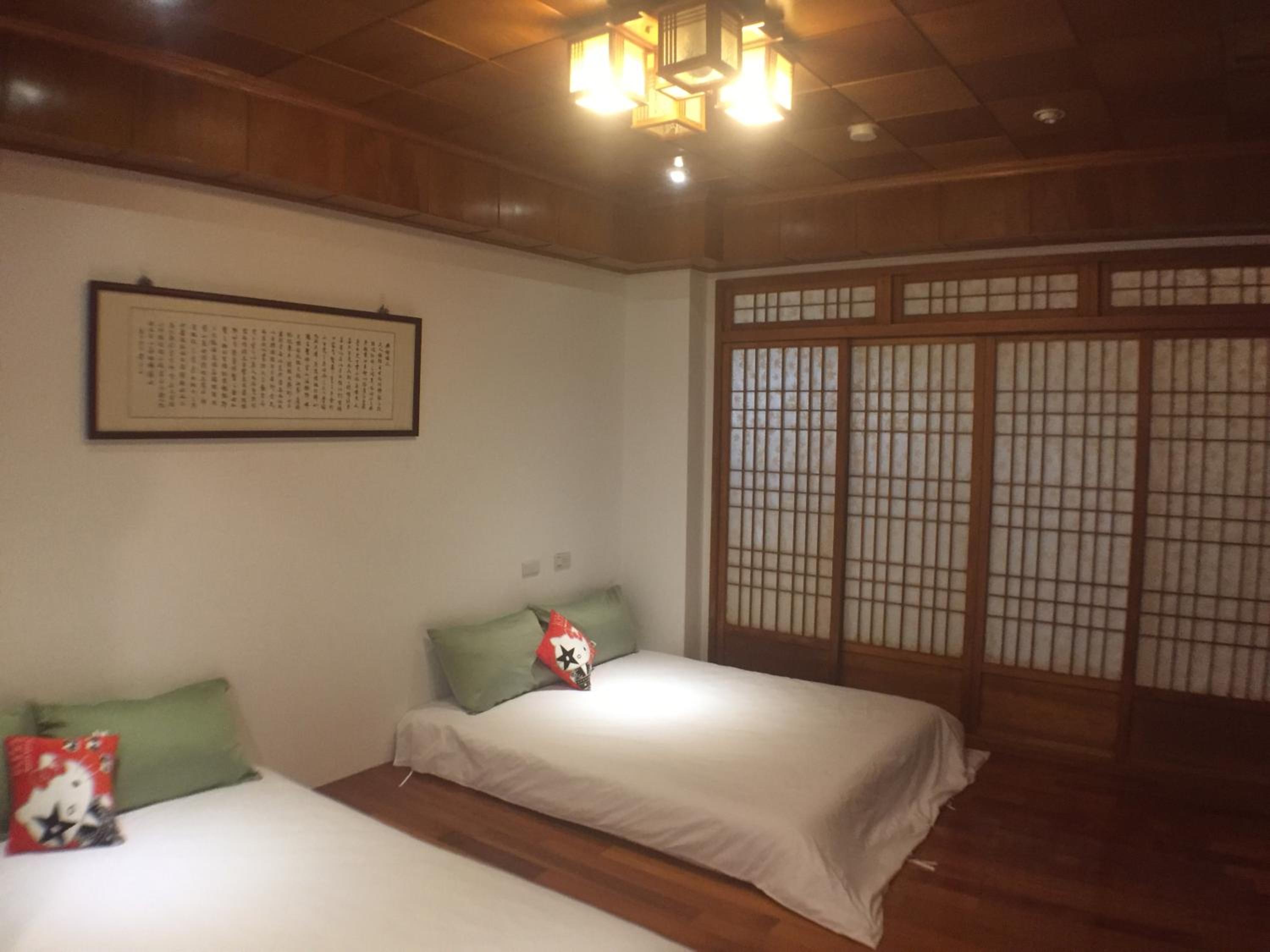 Japanese-Style Quadruple Room photo 3