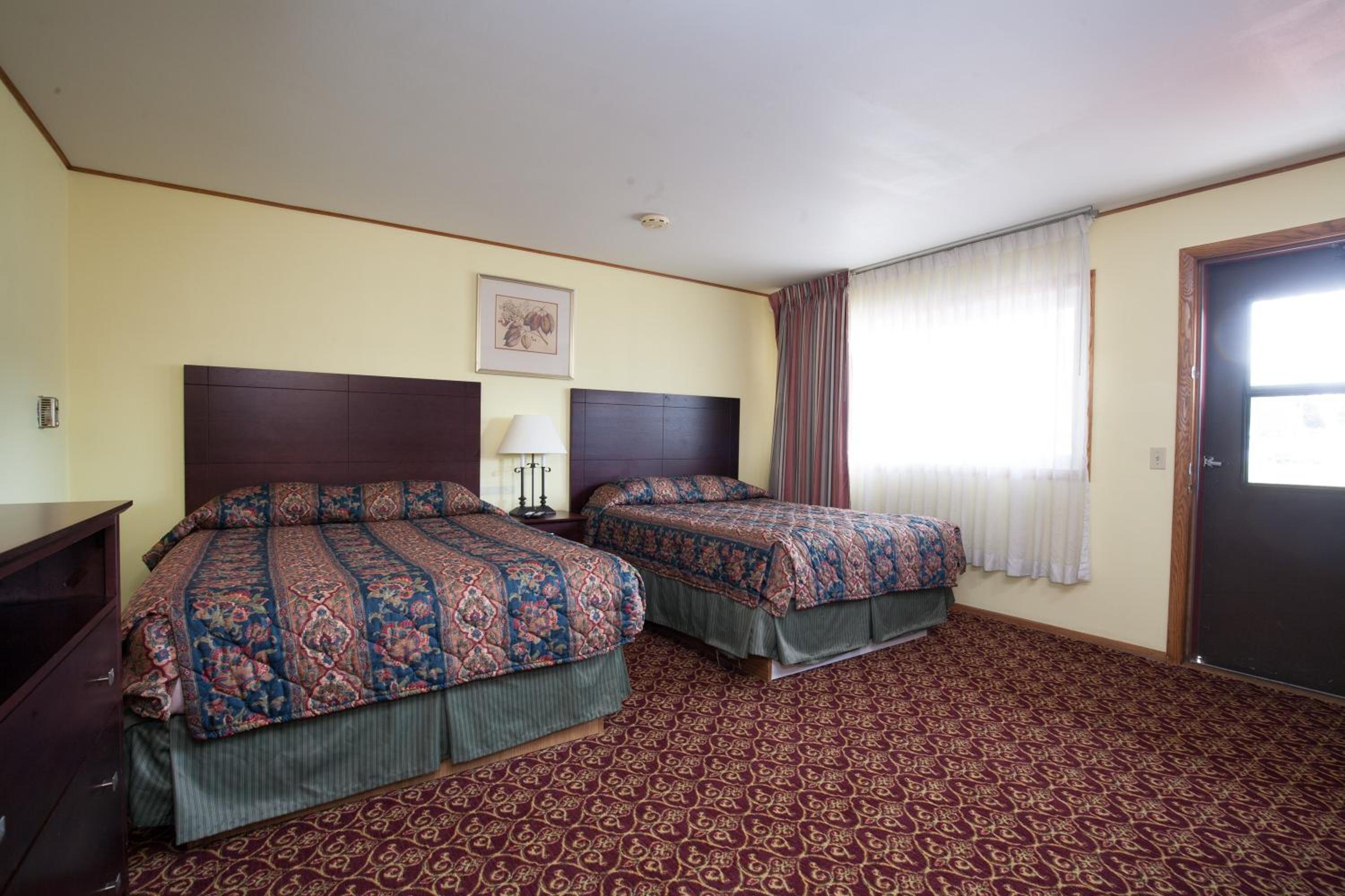 Standard Queen Room photo 2
