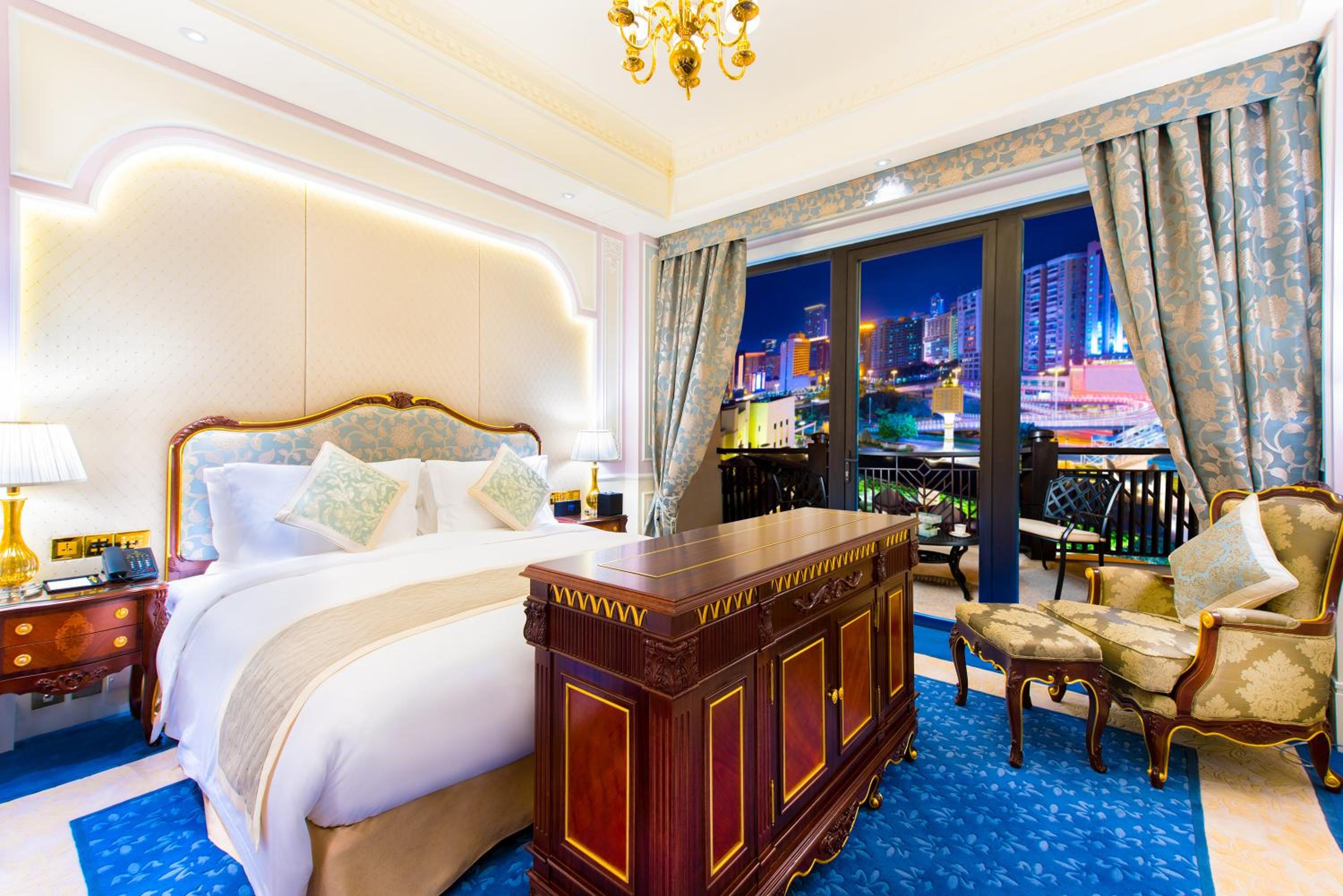 Suite with City View