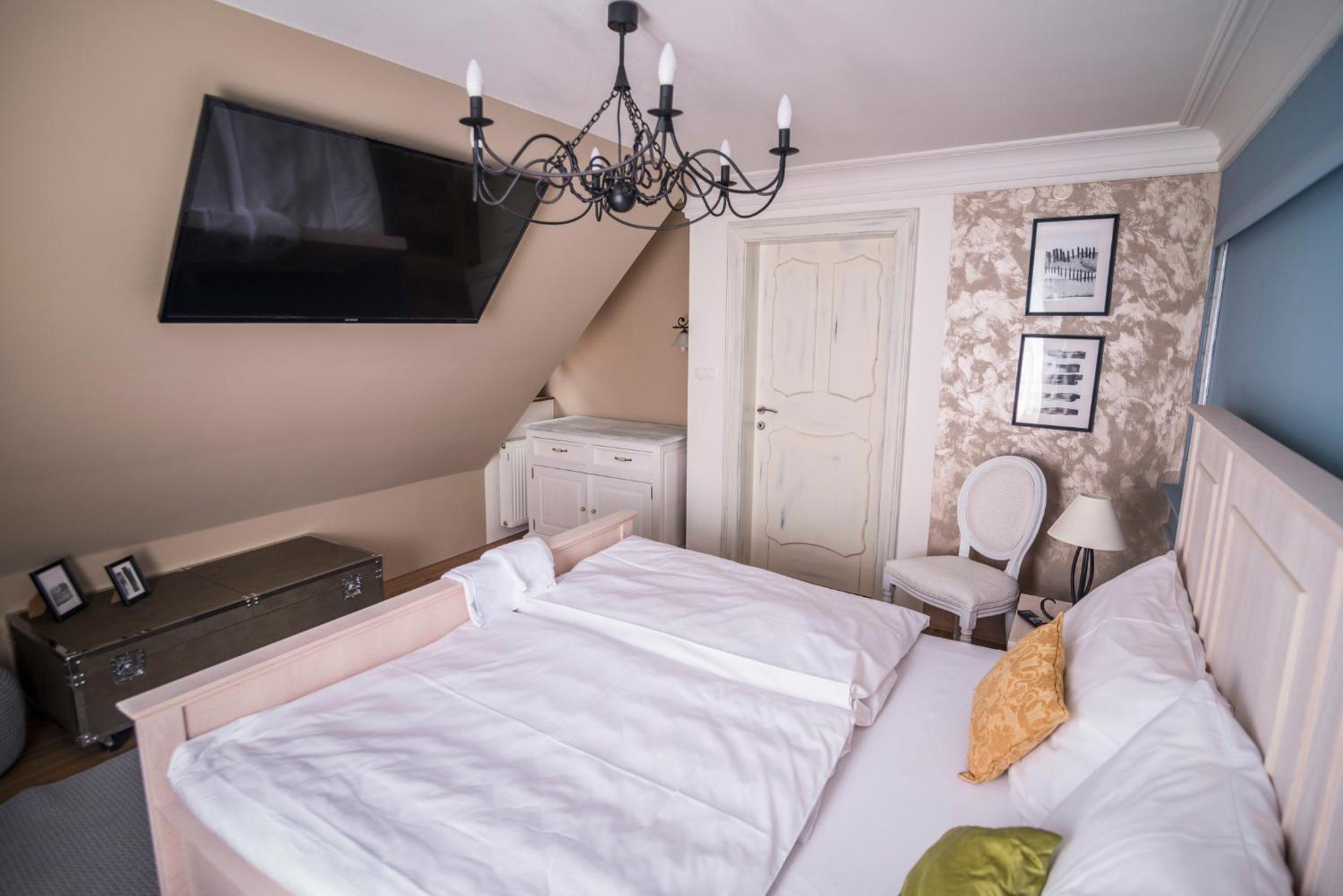 Deluxe Double Room with Castle View photo 3