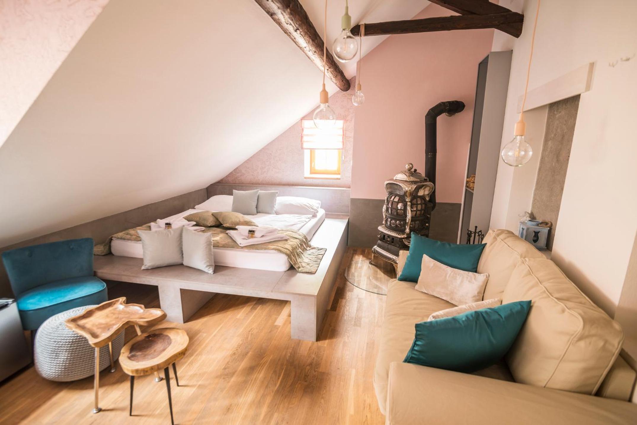 Deluxe Double Room with Balcony photo 1