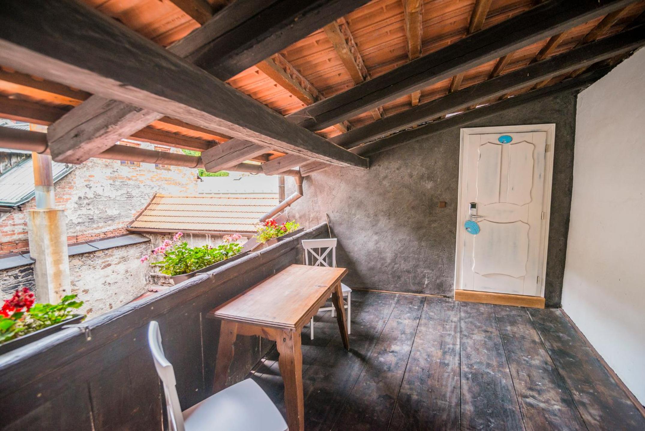 Deluxe Double Room with Balcony photo 3