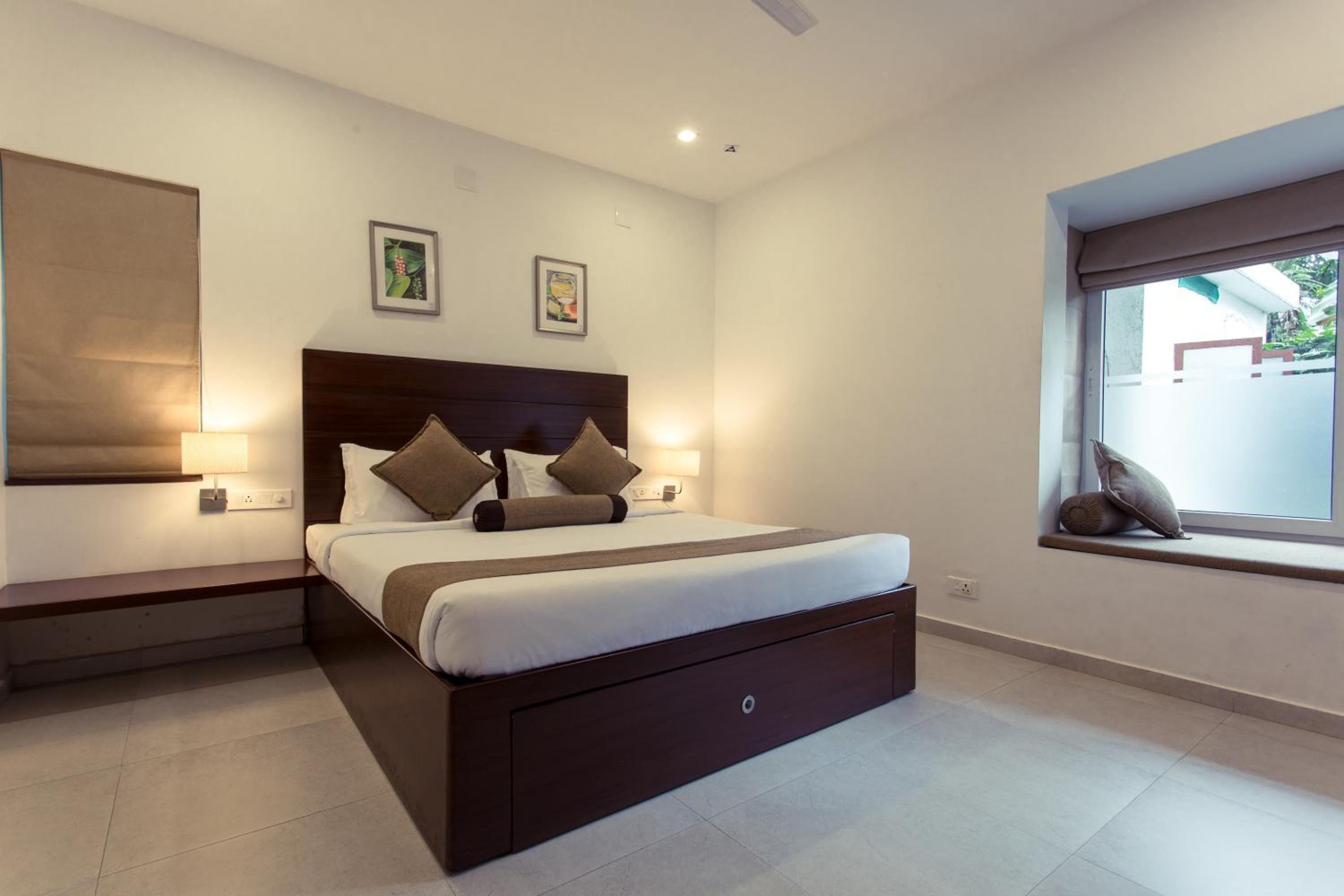Deluxe Double Room with Bath
