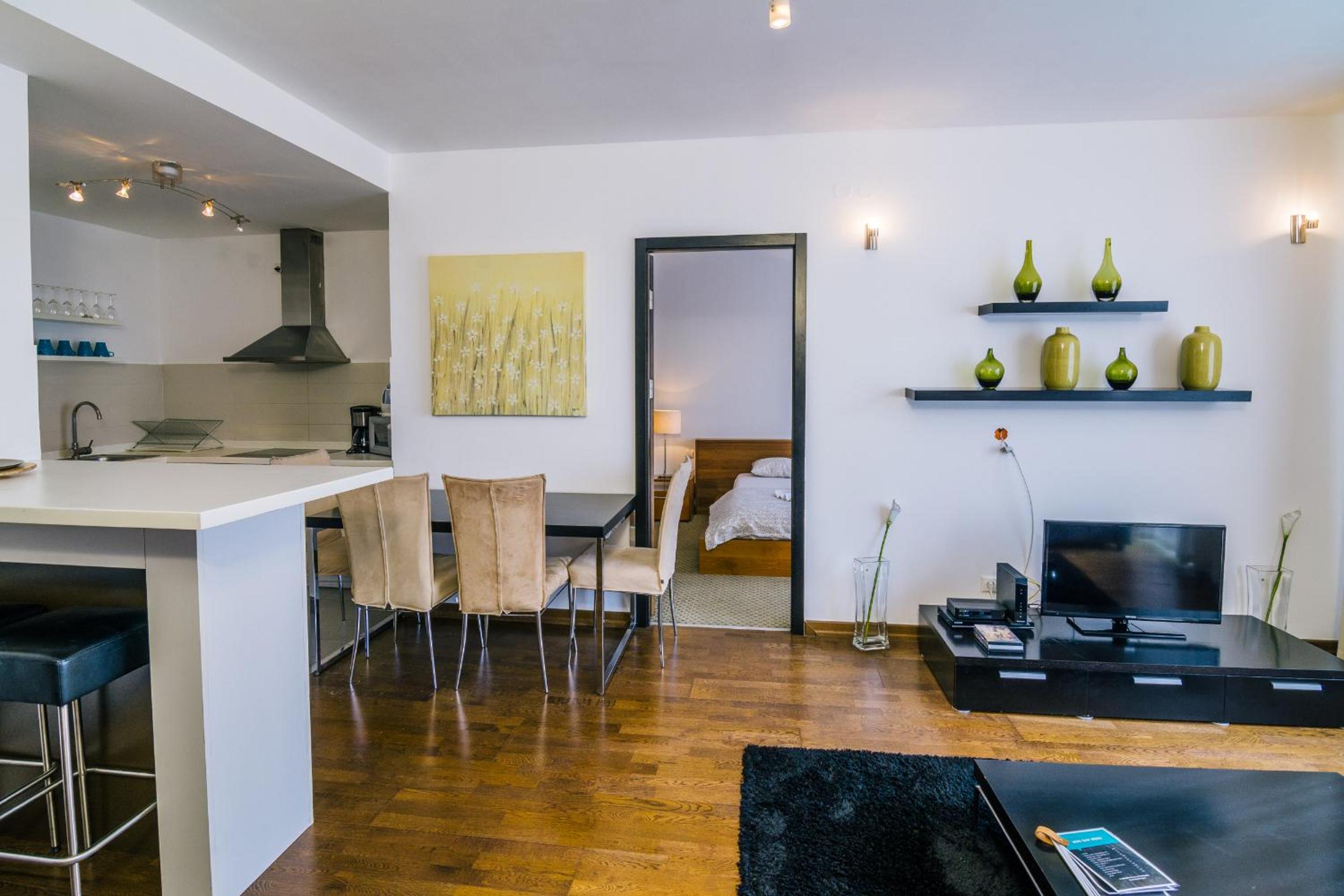 One-Bedroom Apartment with Spa Access (4 Adults)