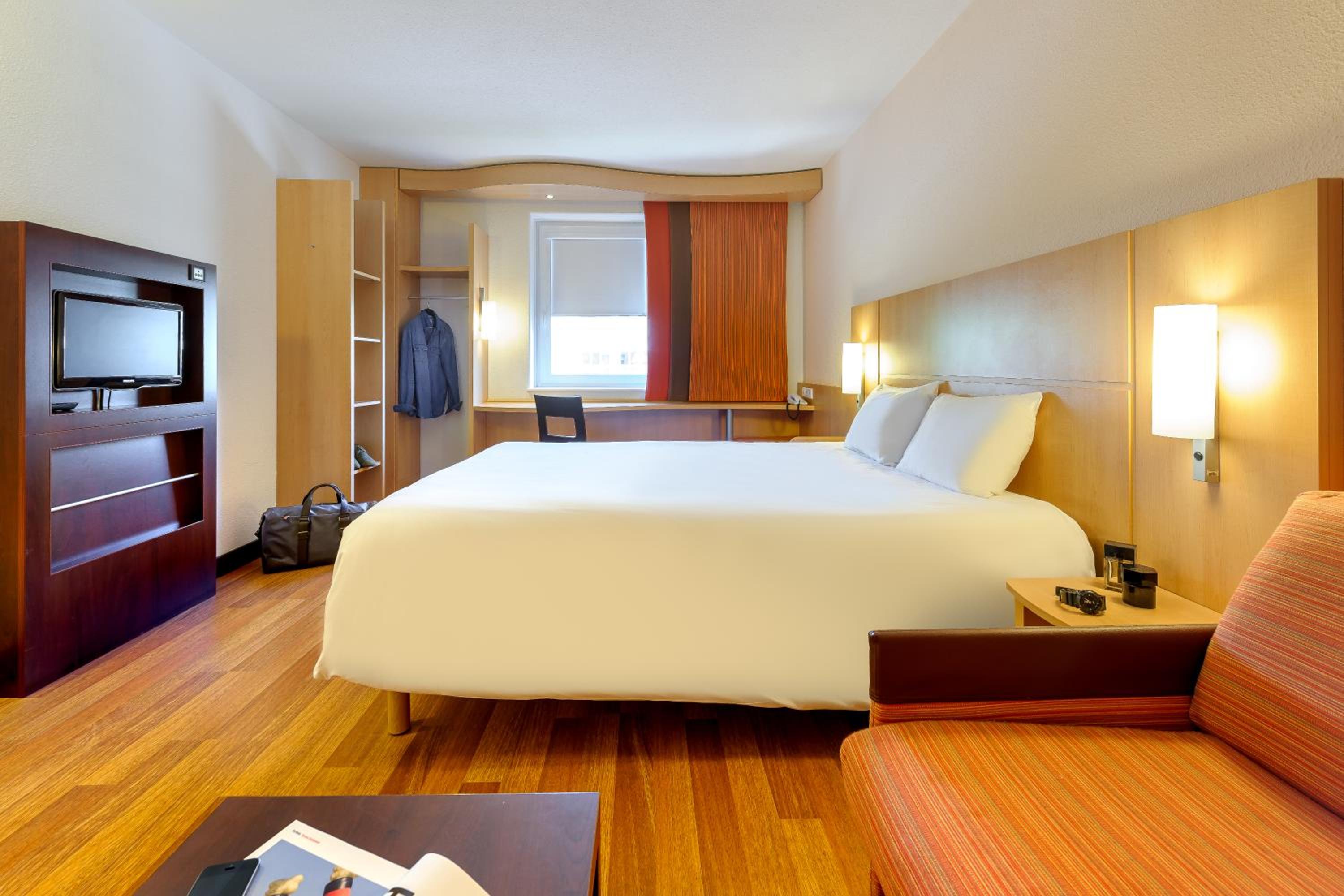 Standard Double Room and Sofa Bed - Photo 6