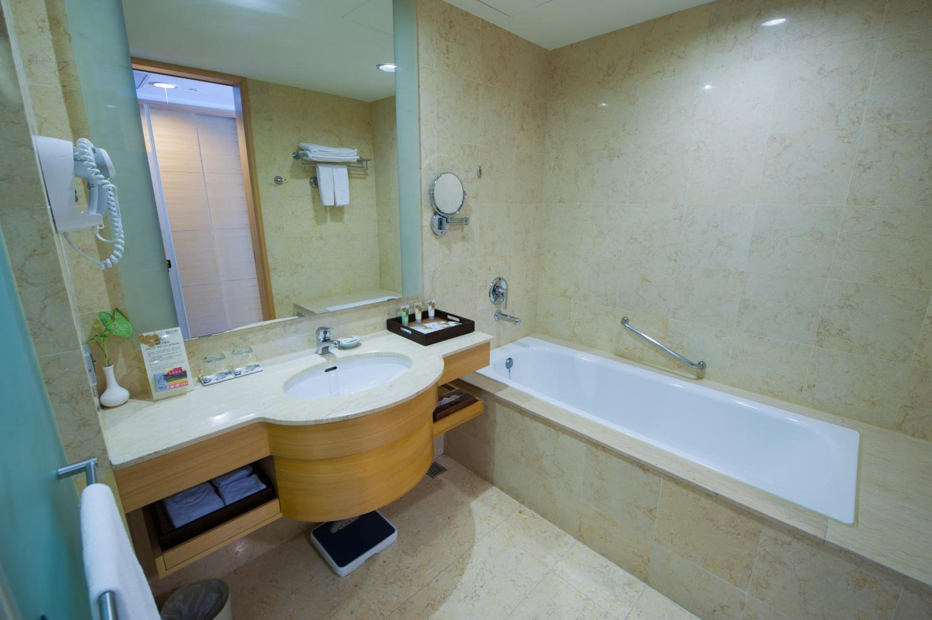 Deluxe Double or Twin Room photo 2