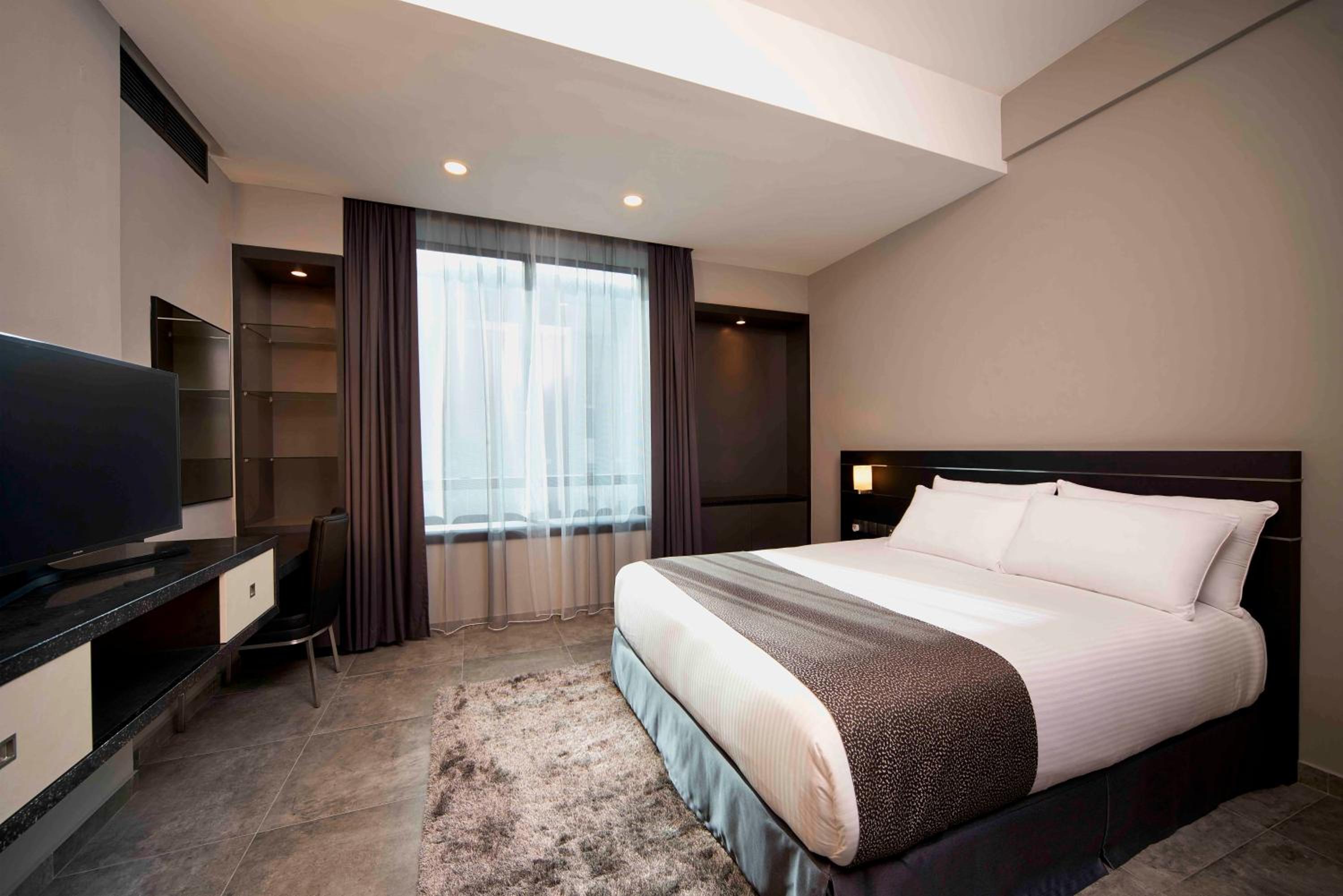 One Bedroom Premier photo 3