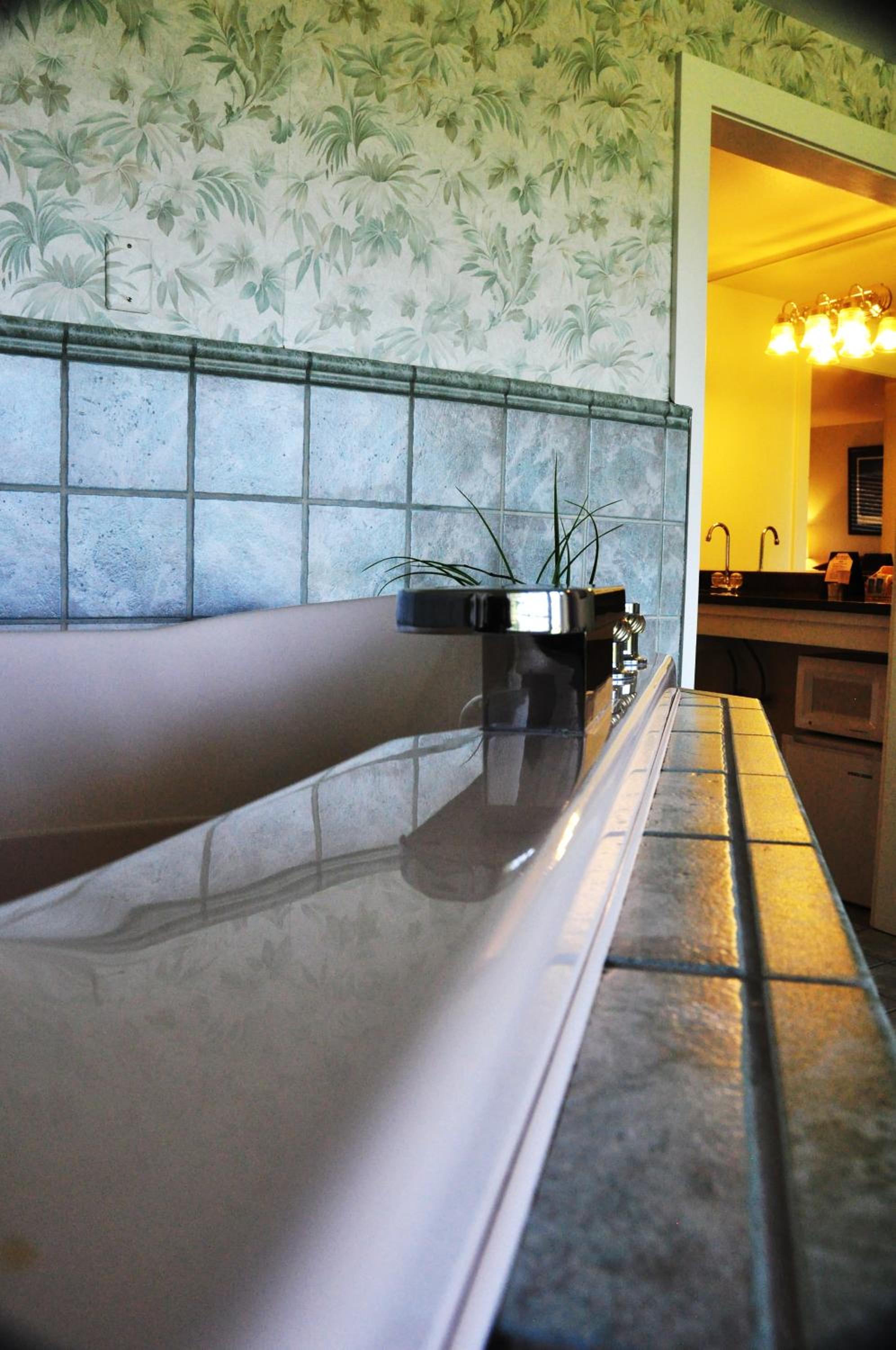 Queen Room with Spa Bath with Sea View - Photo 7
