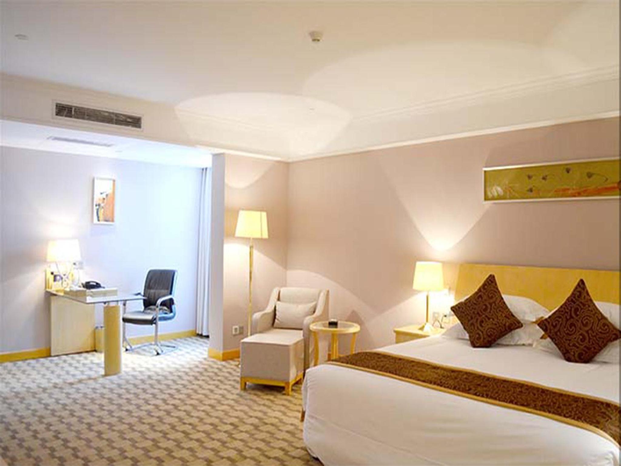 Elegant Double Room - Photo 3