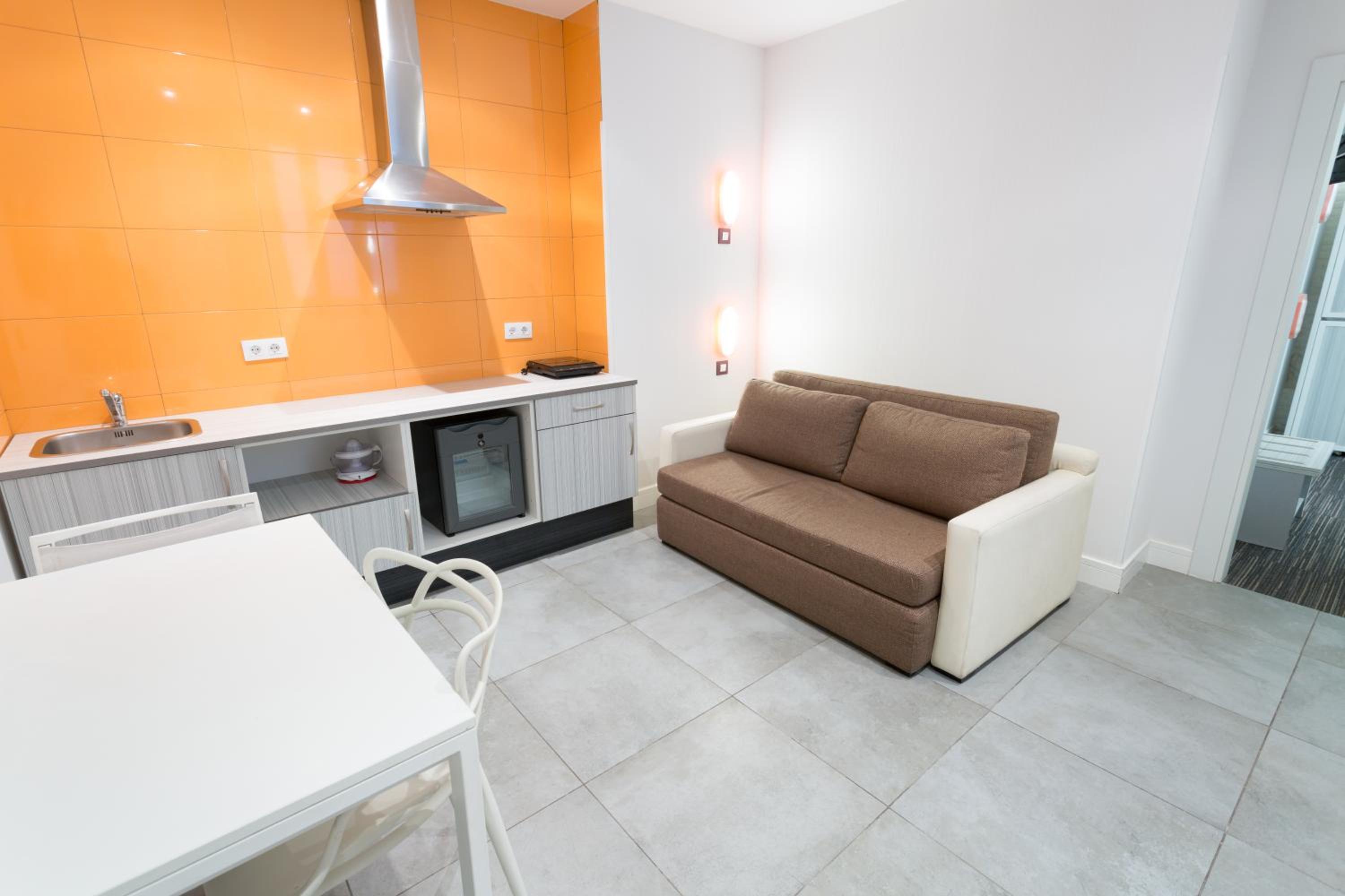 Sextuple Room - Photo 14