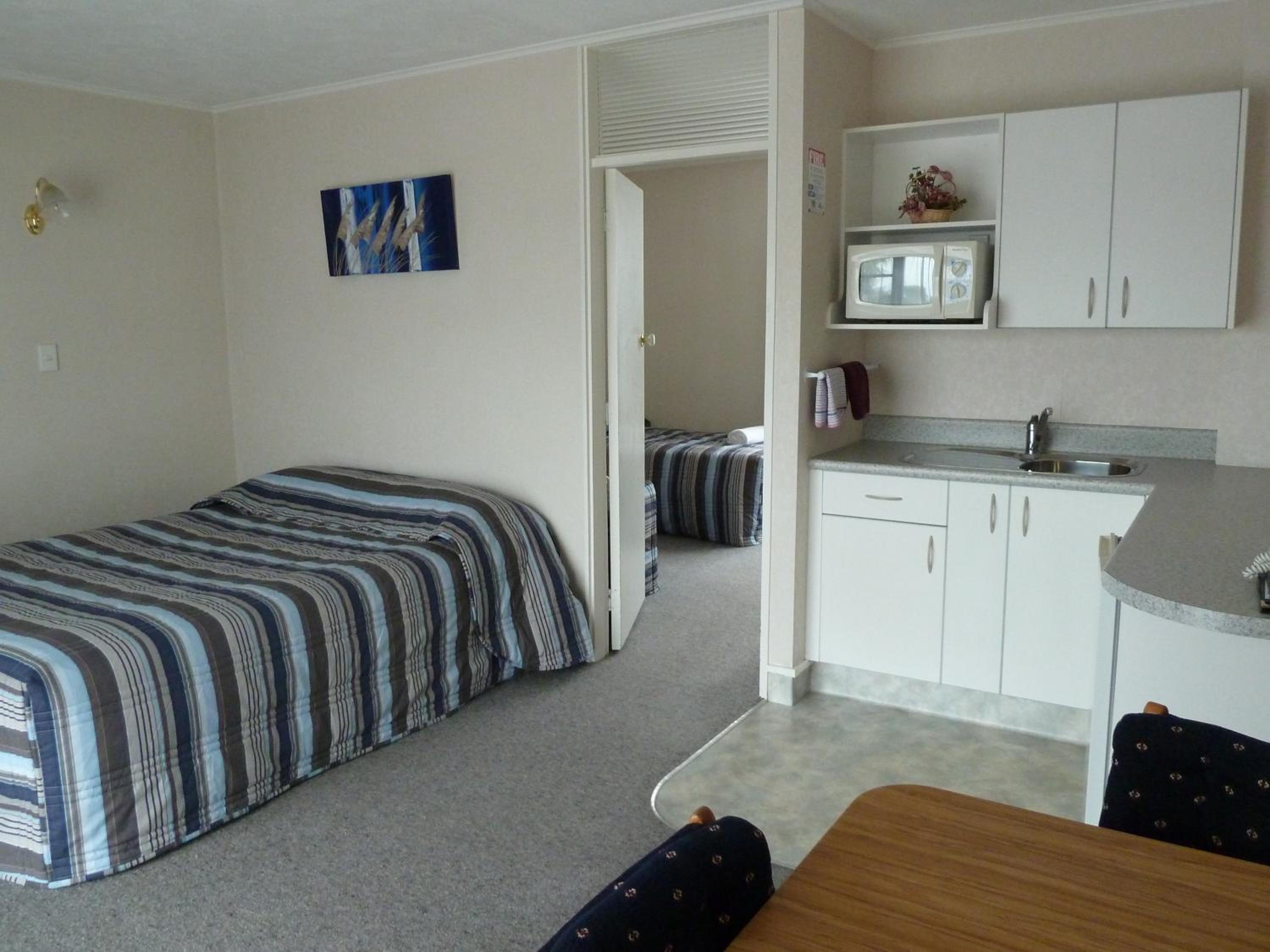 One-Bedroom Apartment (4 Adults) photo 2